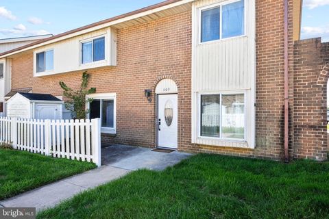 Photo of 609 Cobble Creek Curve, NEWARK, DE 19702 (MLS # DENC2090700)