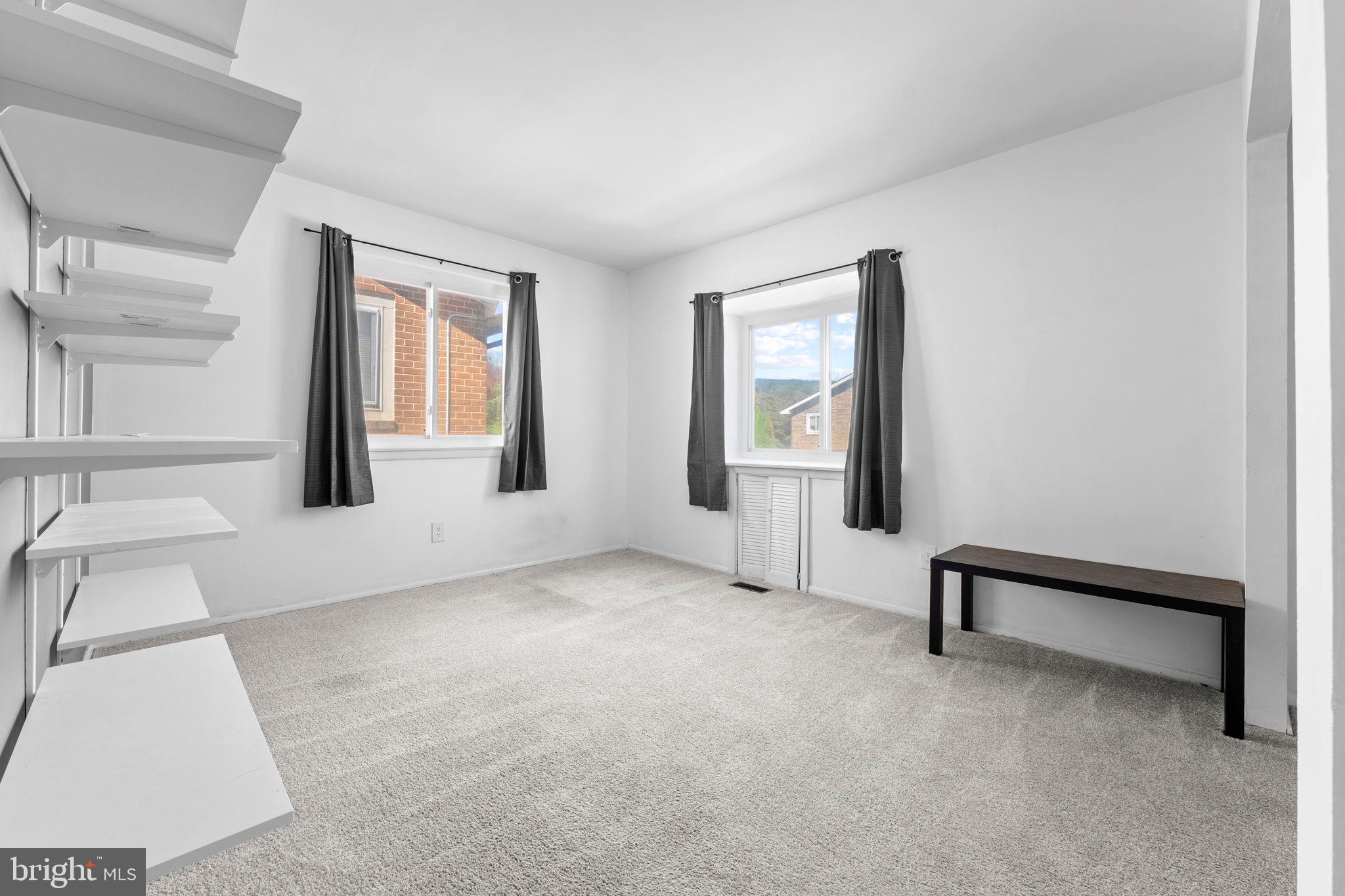 STONES THROW - Residential