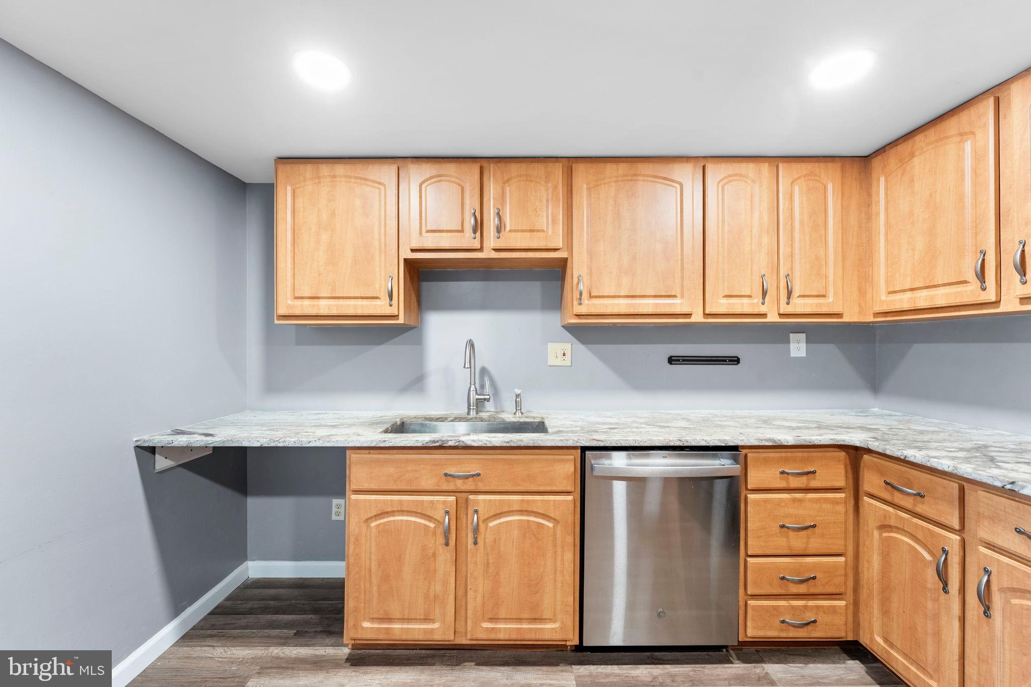 STONES THROW - Residential