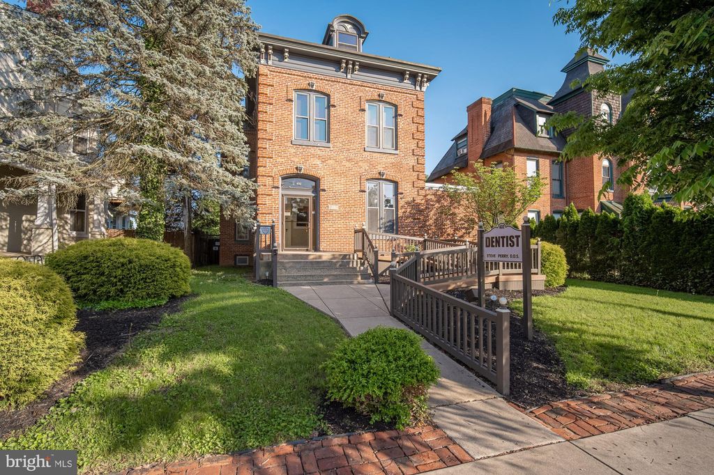 Photo of 432 CHESTNUT ST, COLUMBIA, PA 17512 (MLS # PALA2034606)