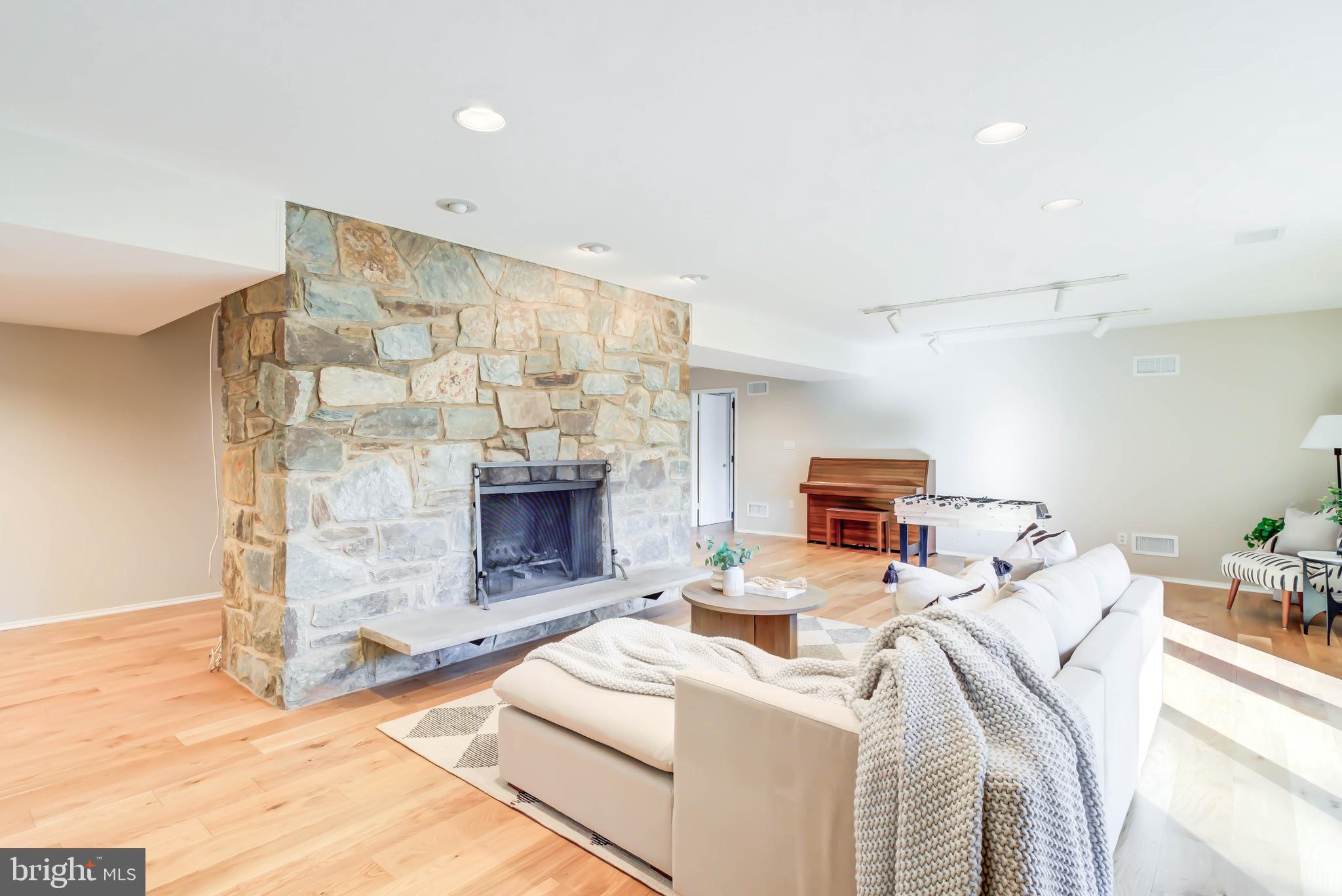 EAST GATE OF POTOMAC - Residential