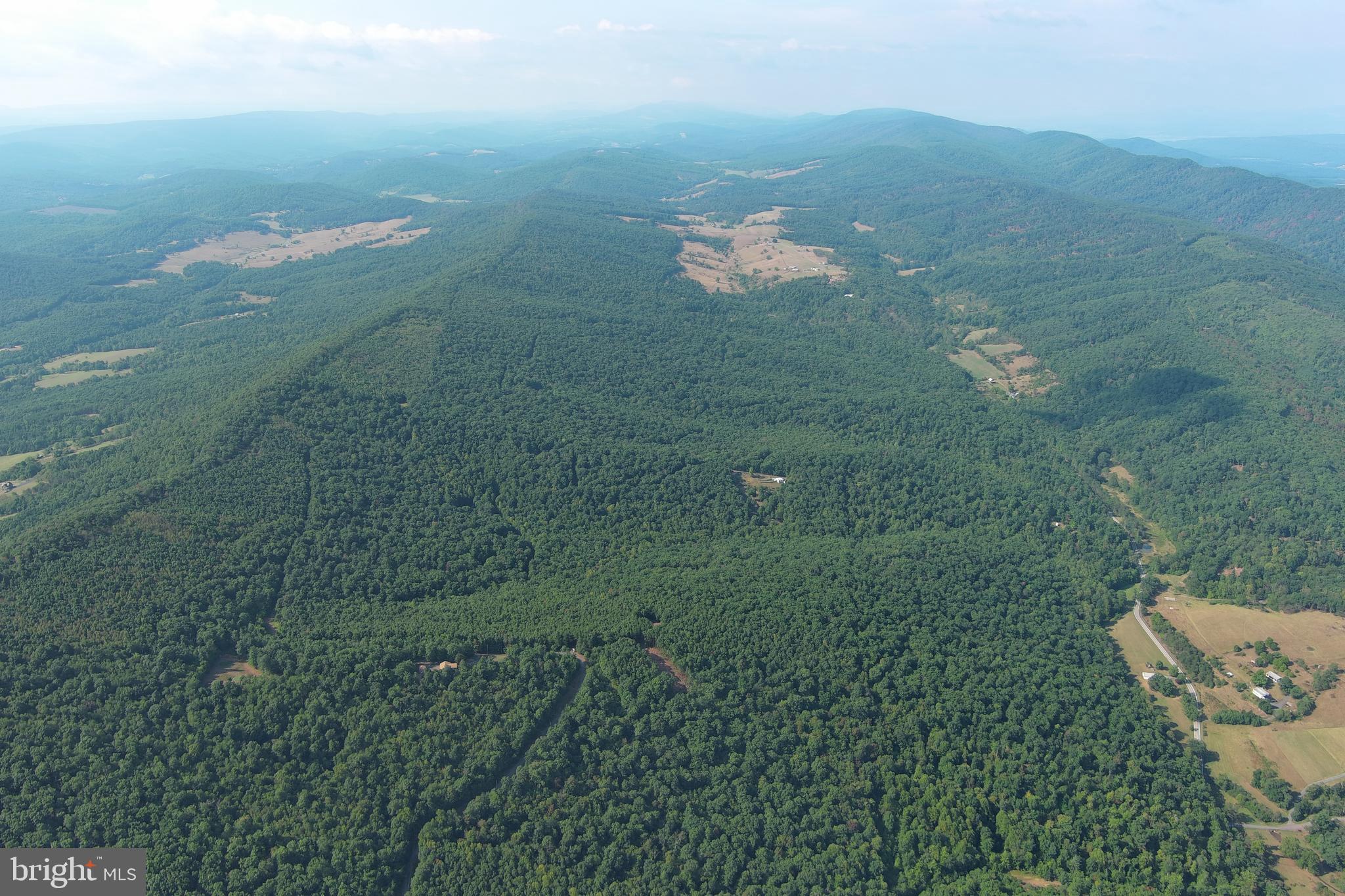 STONY MOUNTAIN LODGE - Land