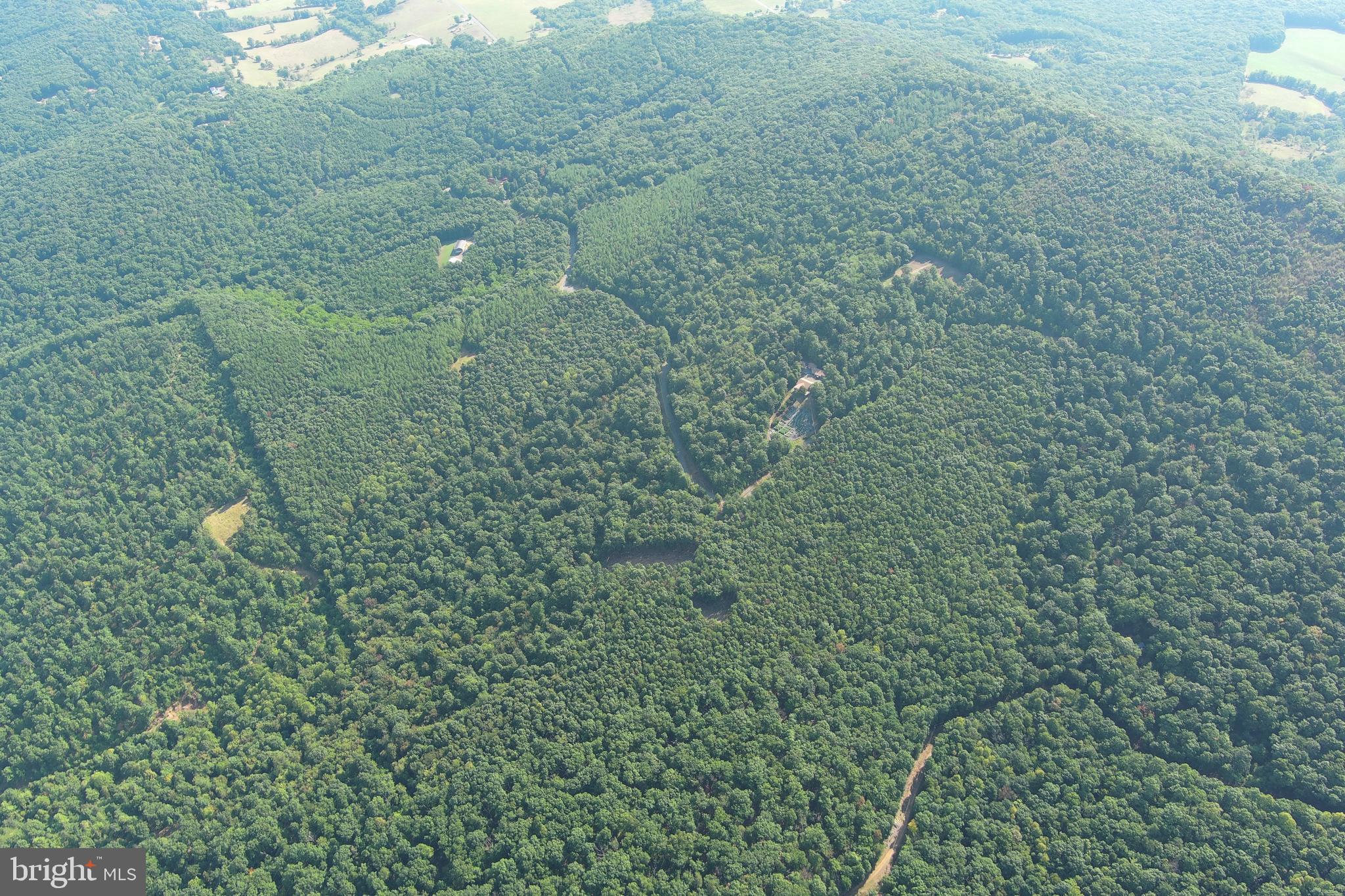 STONY MOUNTAIN LODGE - Land