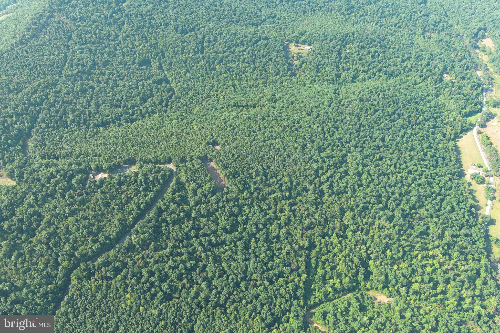 STONY MOUNTAIN LODGE - Land