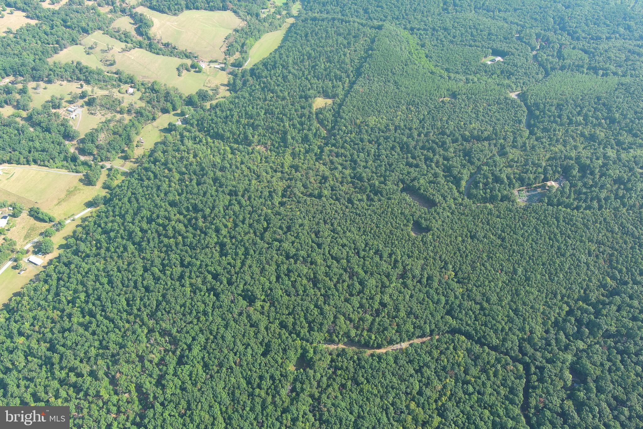 STONY MOUNTAIN LODGE - Land