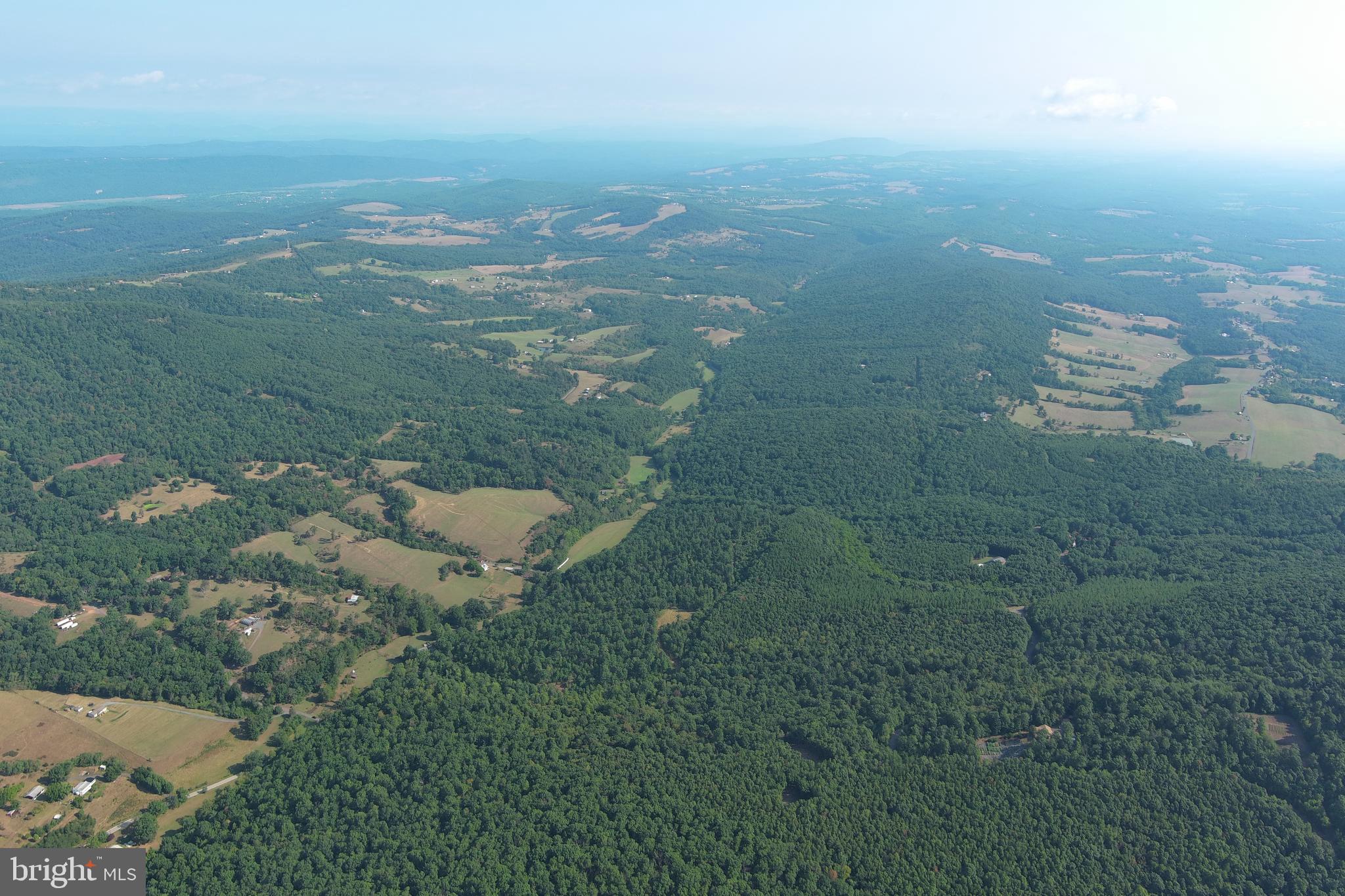 STONY MOUNTAIN LODGE - Land