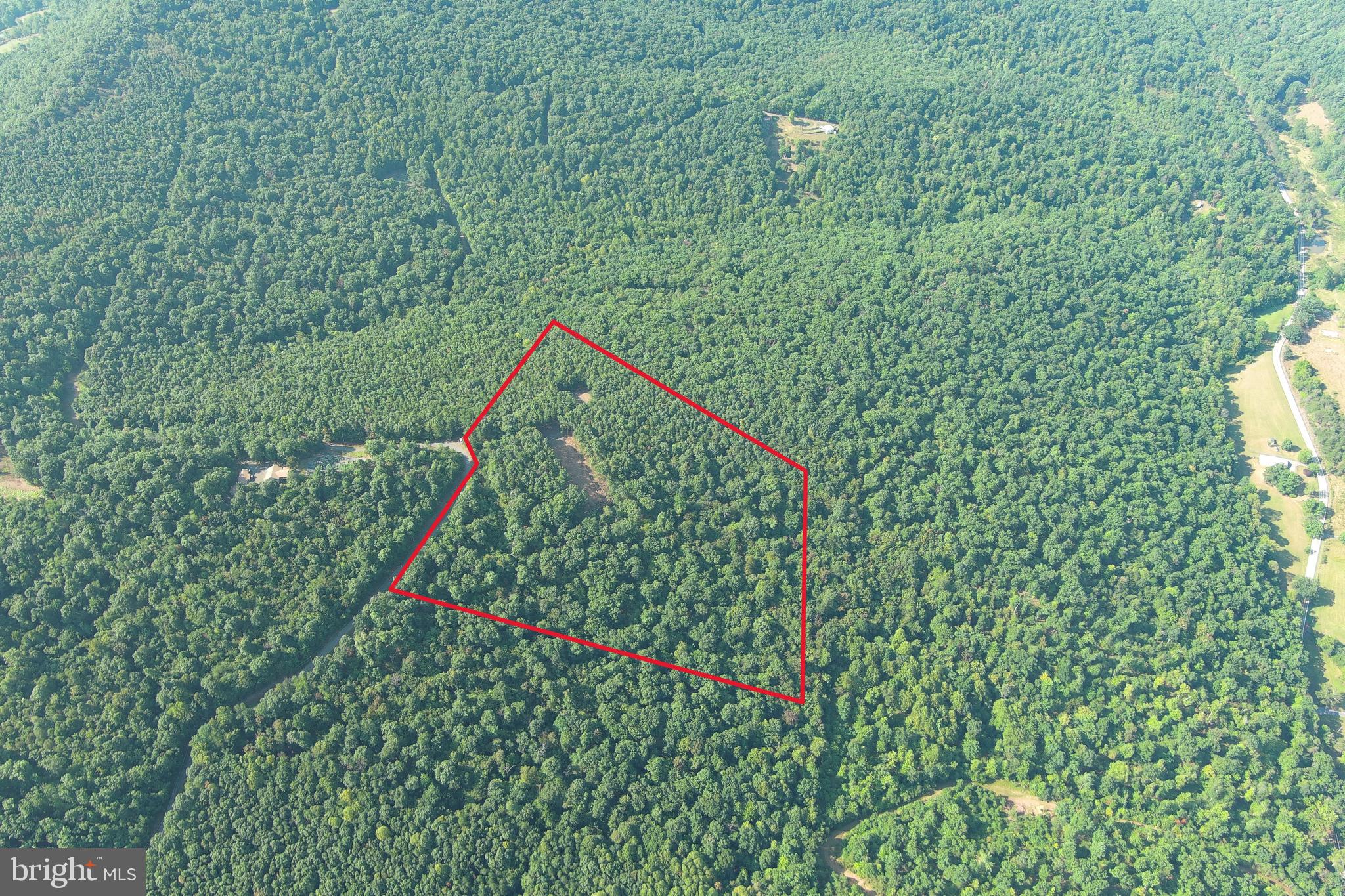 STONY MOUNTAIN LODGE - Land