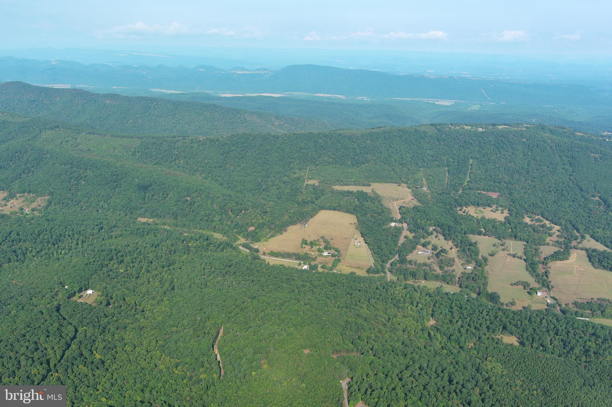STONY MOUNTAIN LODGE - Land