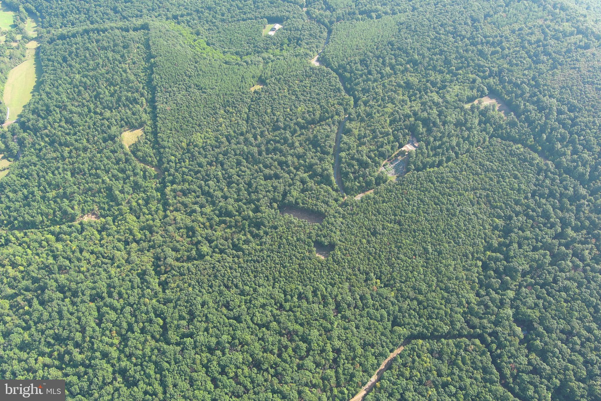 STONY MOUNTAIN LODGE - Land