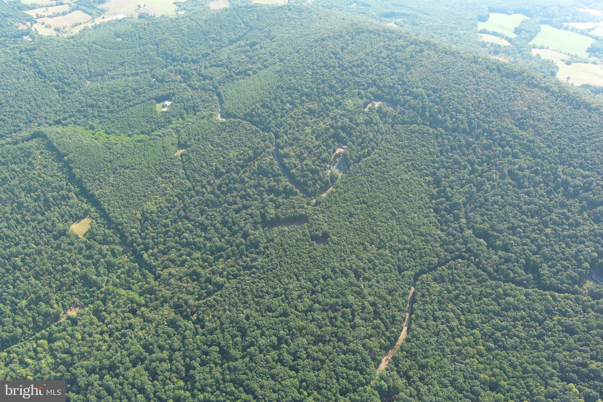 STONY MOUNTAIN LODGE - Land