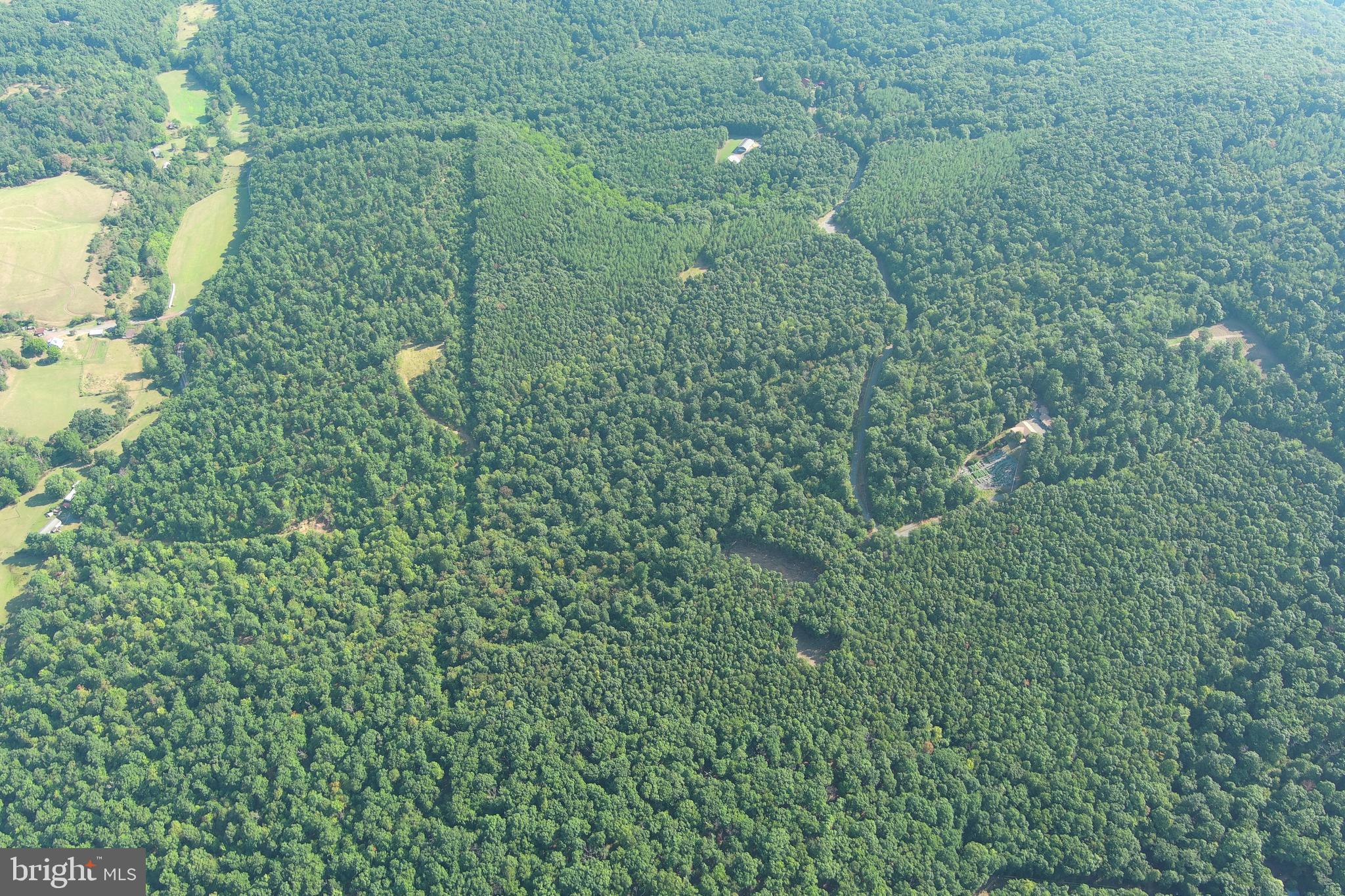 STONY MOUNTAIN LODGE - Land