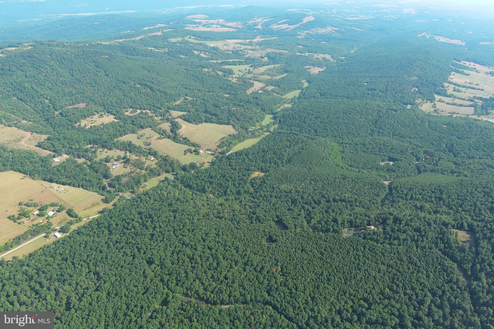 STONY MOUNTAIN LODGE - Land