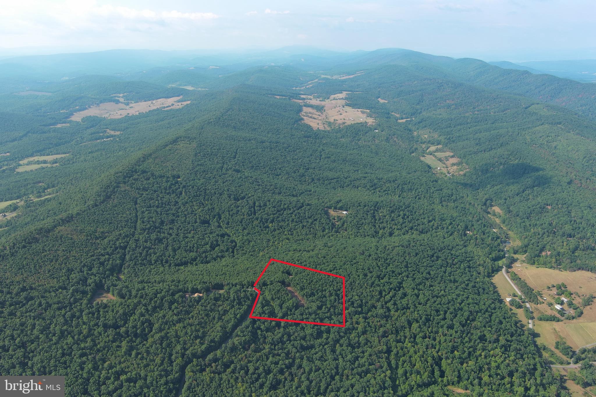 STONY MOUNTAIN LODGE - Land