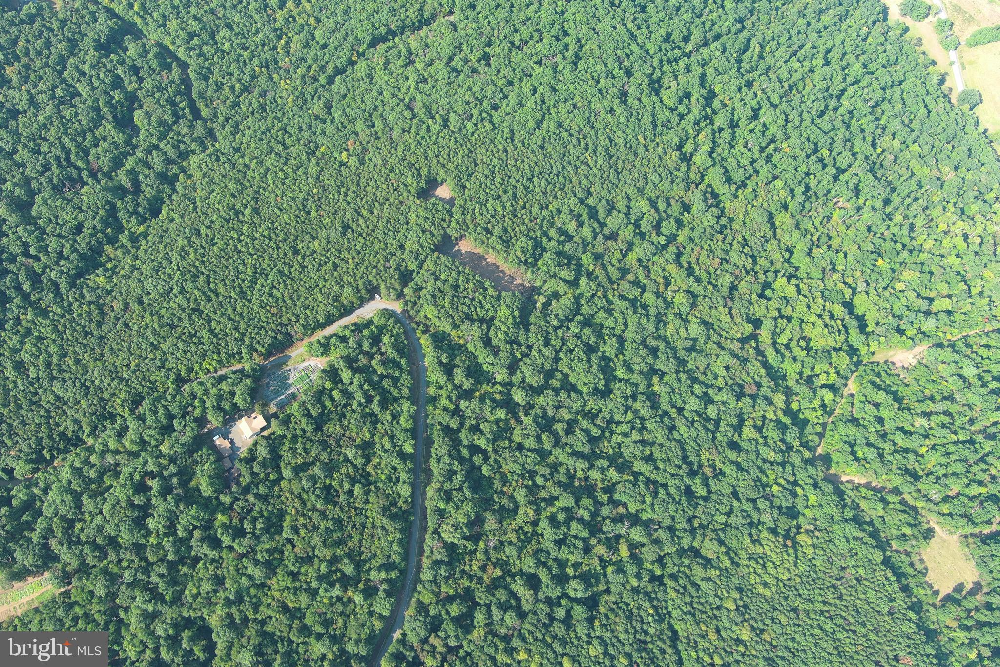 STONY MOUNTAIN LODGE - Land