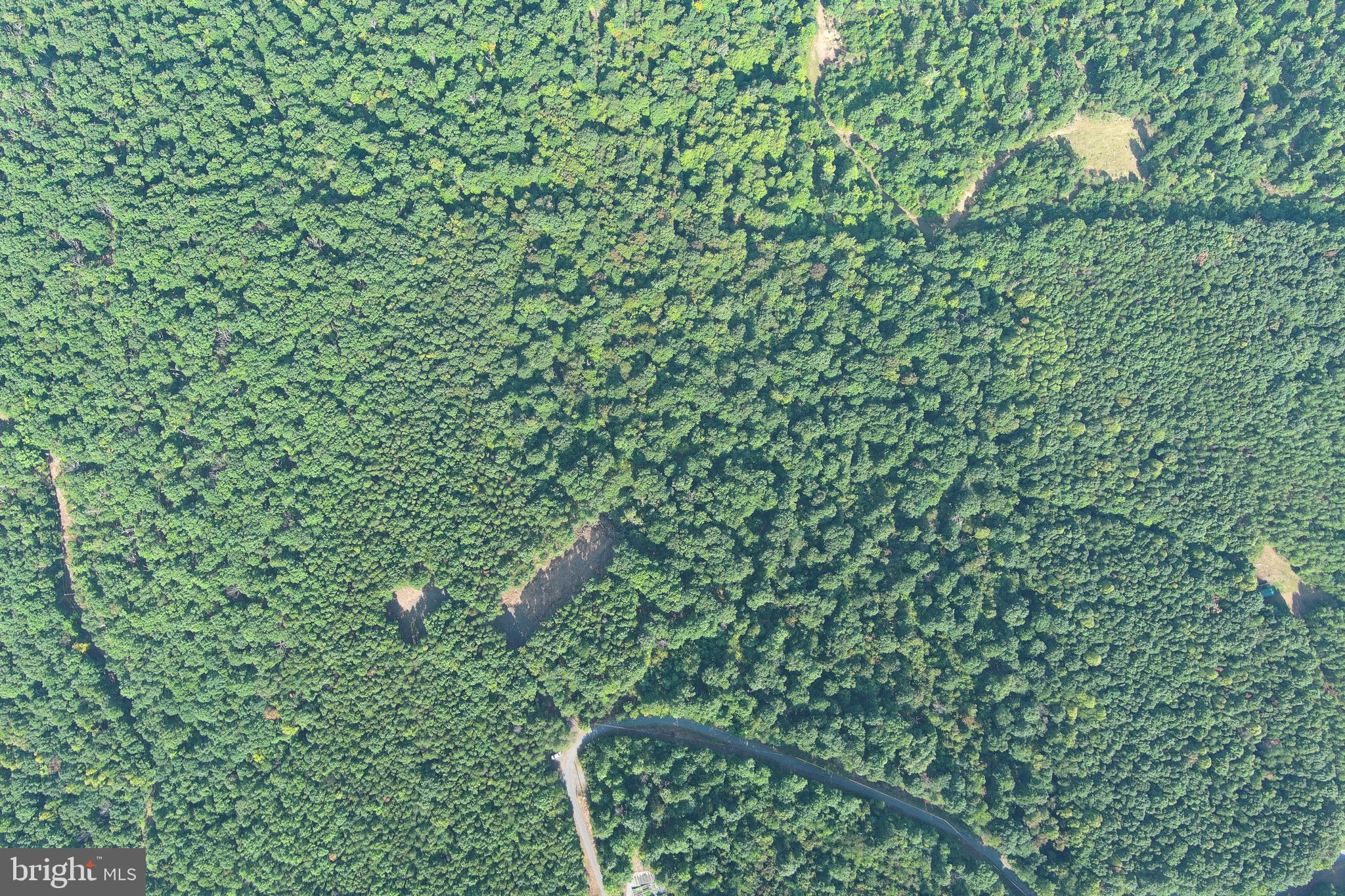 STONY MOUNTAIN LODGE - Land