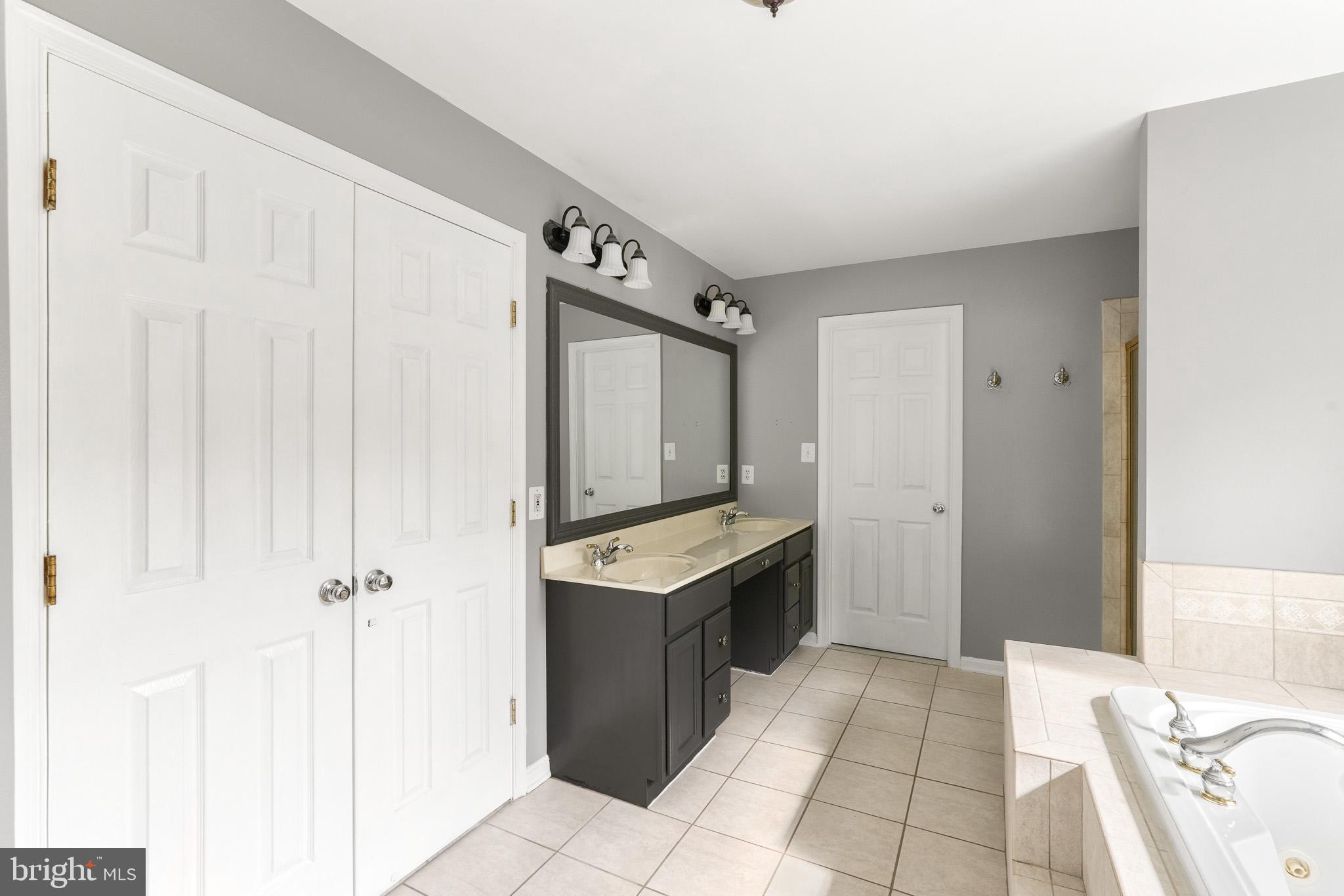 KINGSTON - Residential