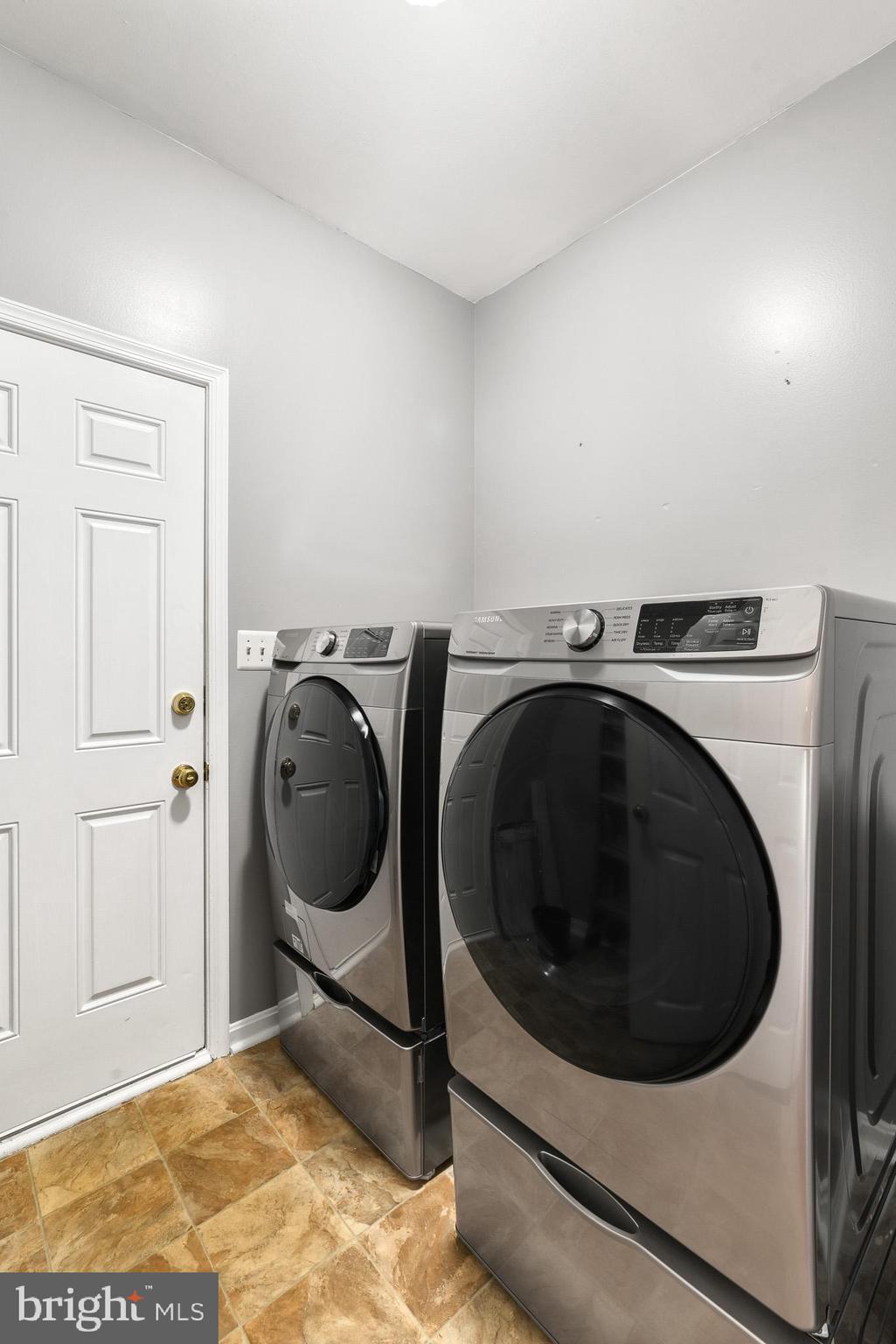 KINGSTON - Residential