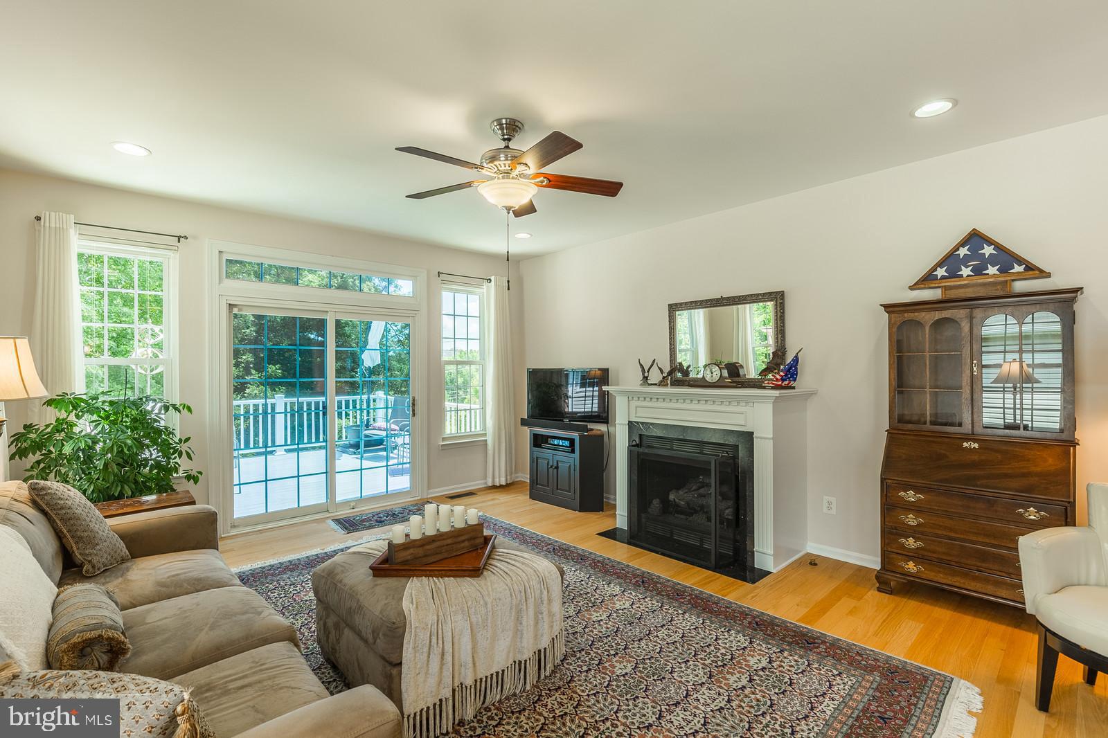 FOUR SEASONS - Residential