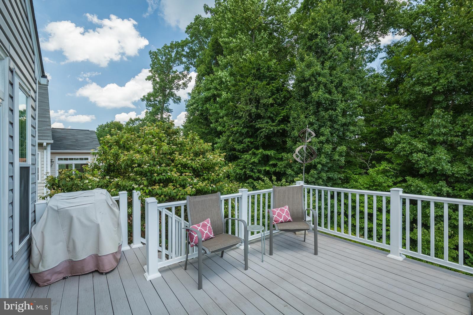 FOUR SEASONS - Residential