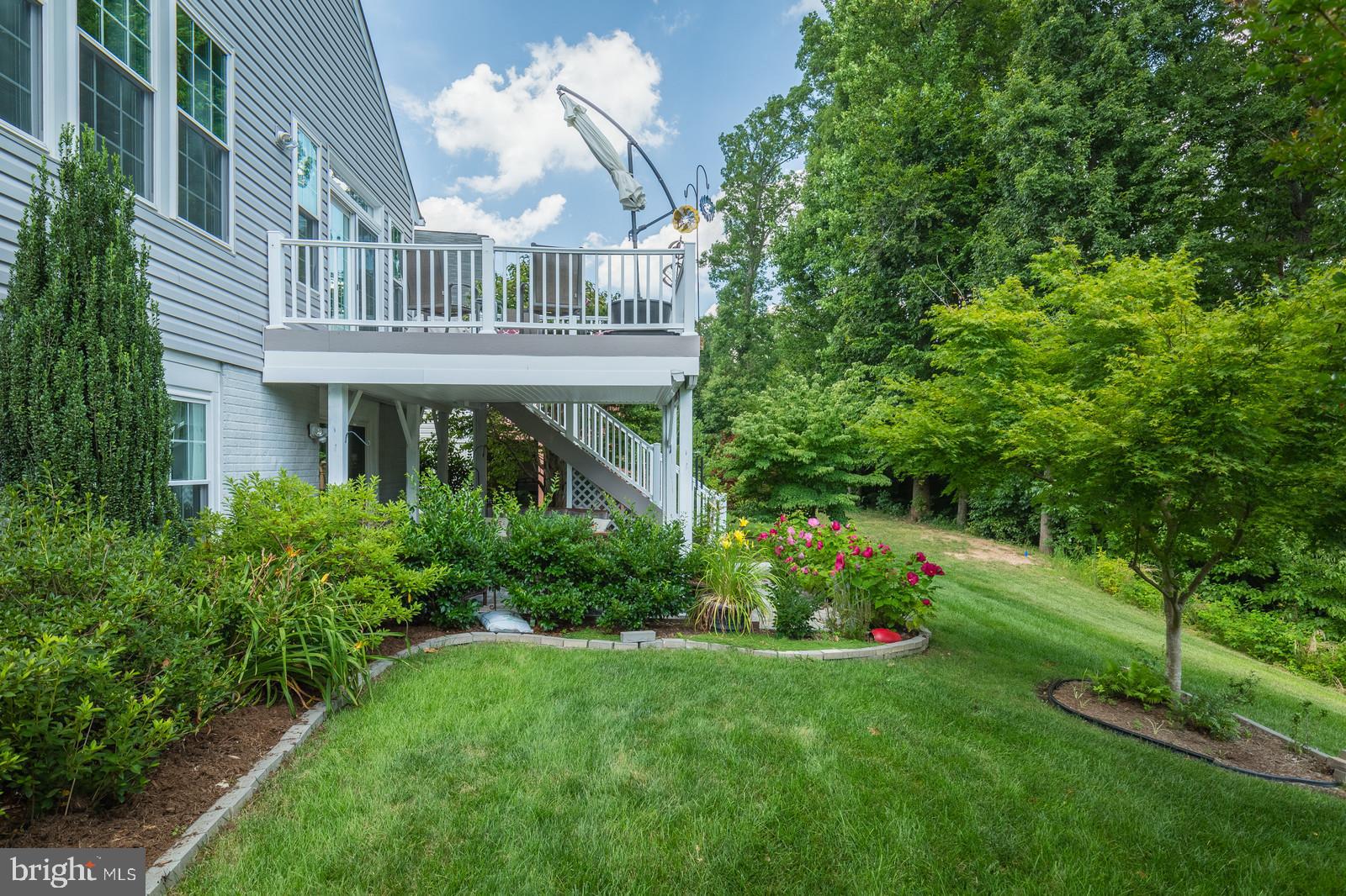 FOUR SEASONS - Residential