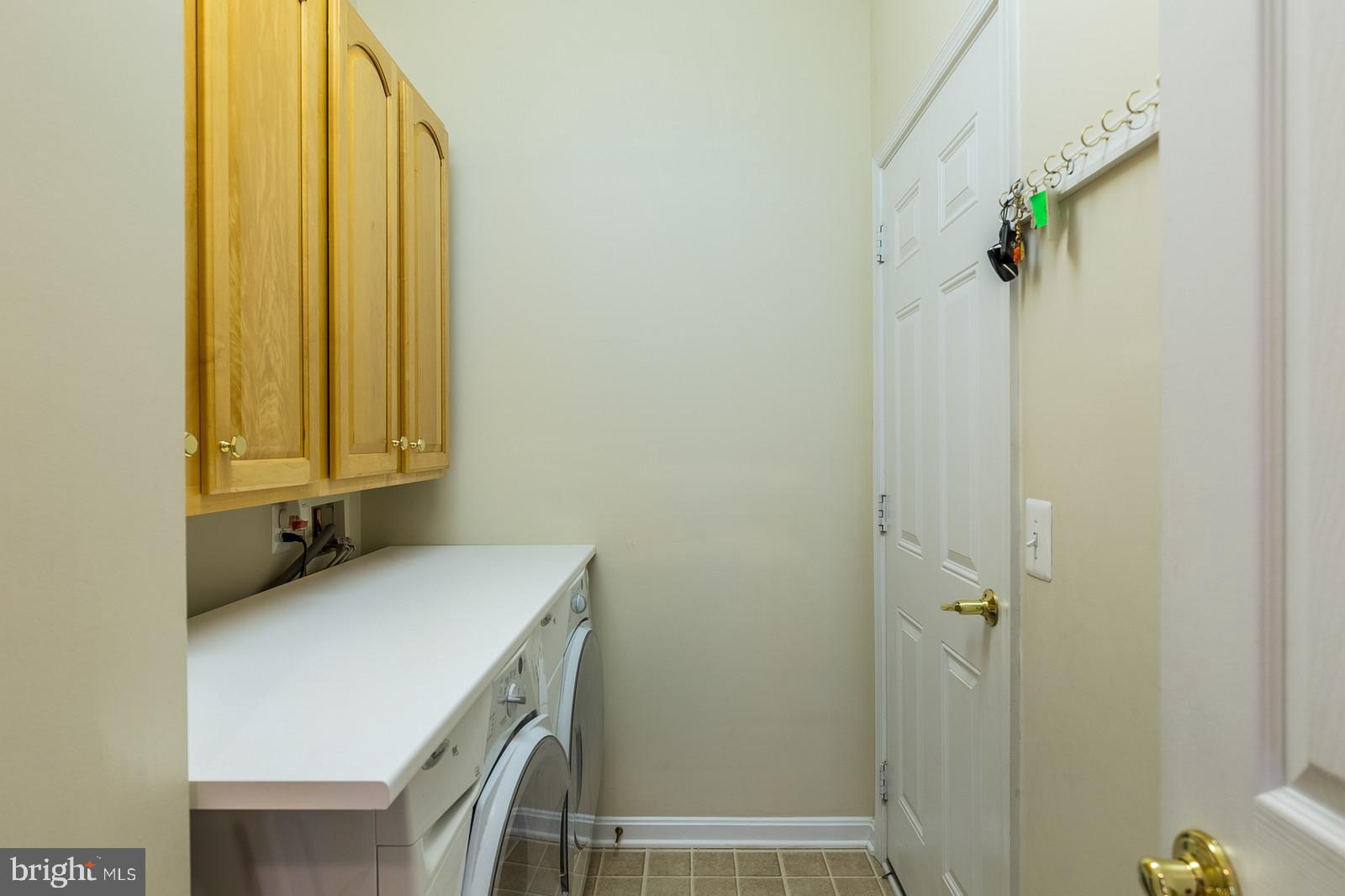 FOUR SEASONS - Residential