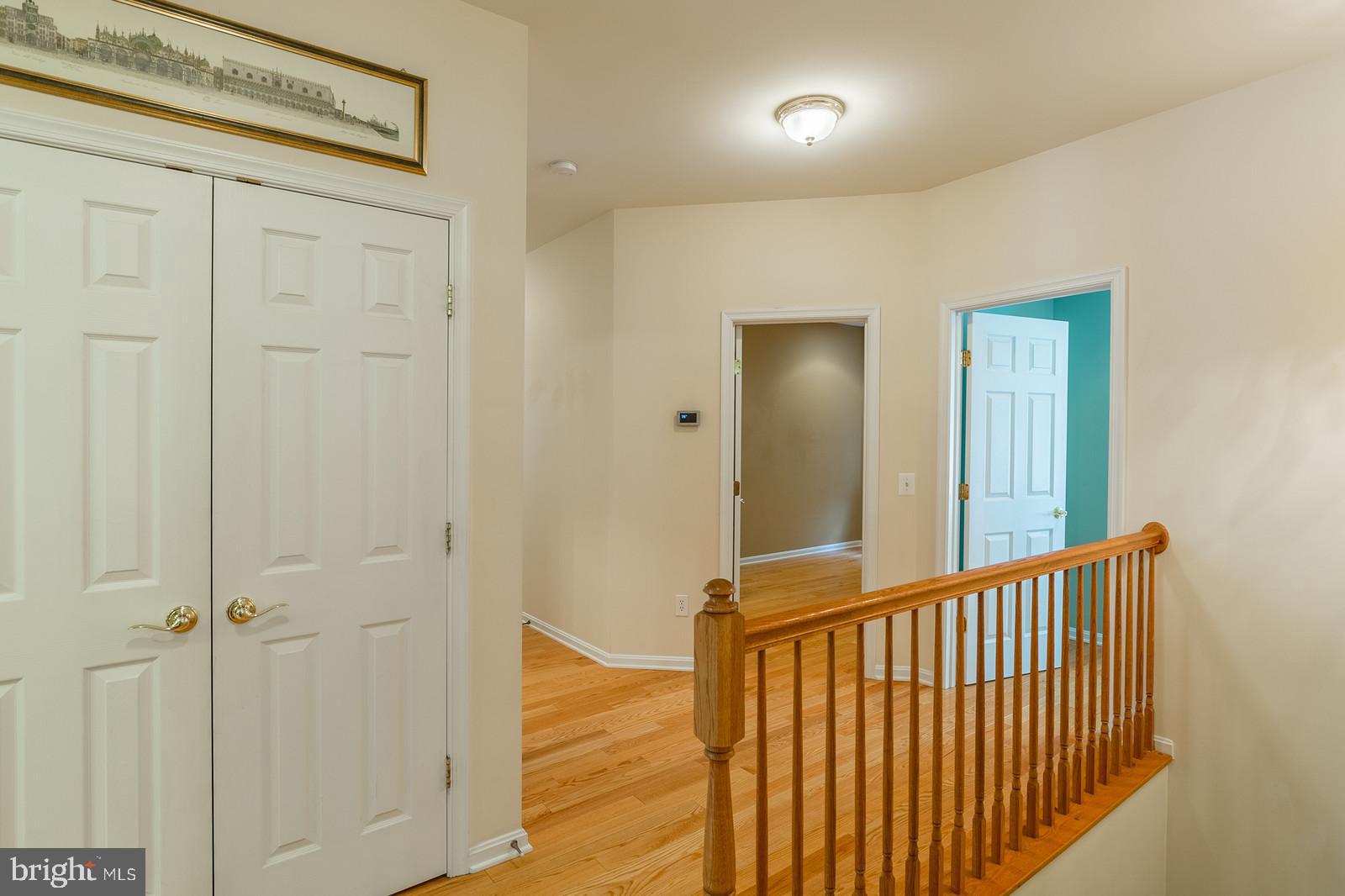 FOUR SEASONS - Residential