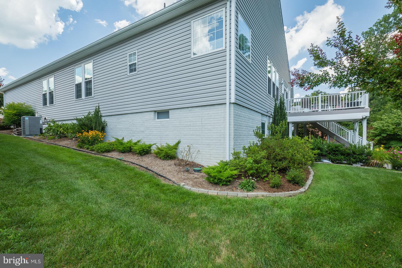 FOUR SEASONS - Residential