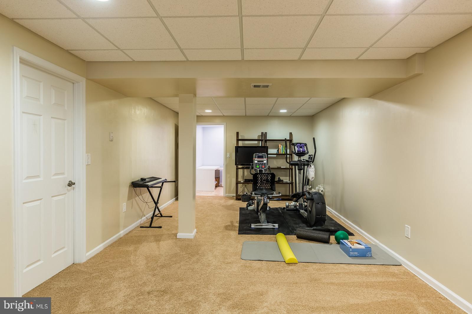 FOUR SEASONS - Residential