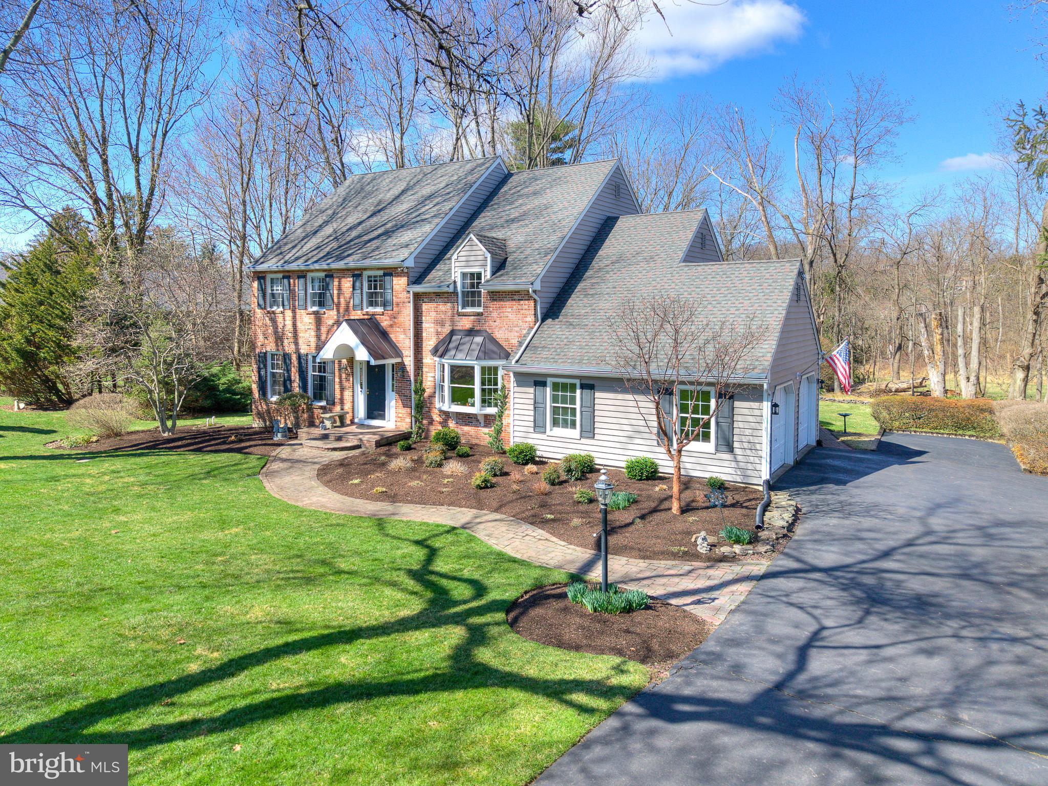 OLD MILL ESTS - Residential