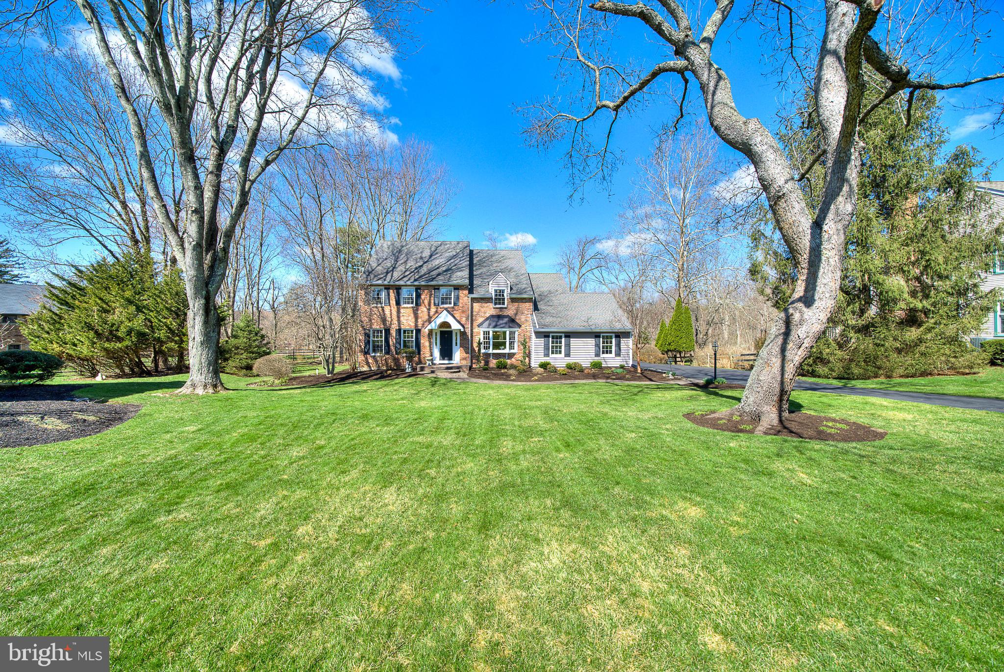 OLD MILL ESTS - Residential