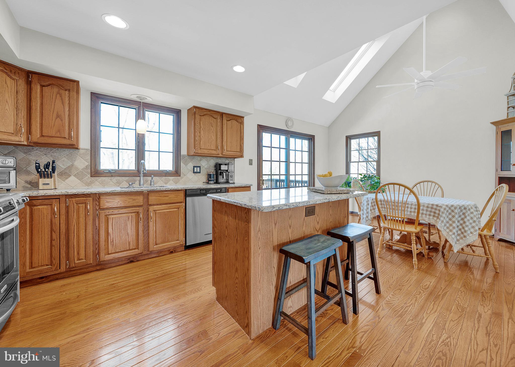 OLD MILL ESTS - Residential