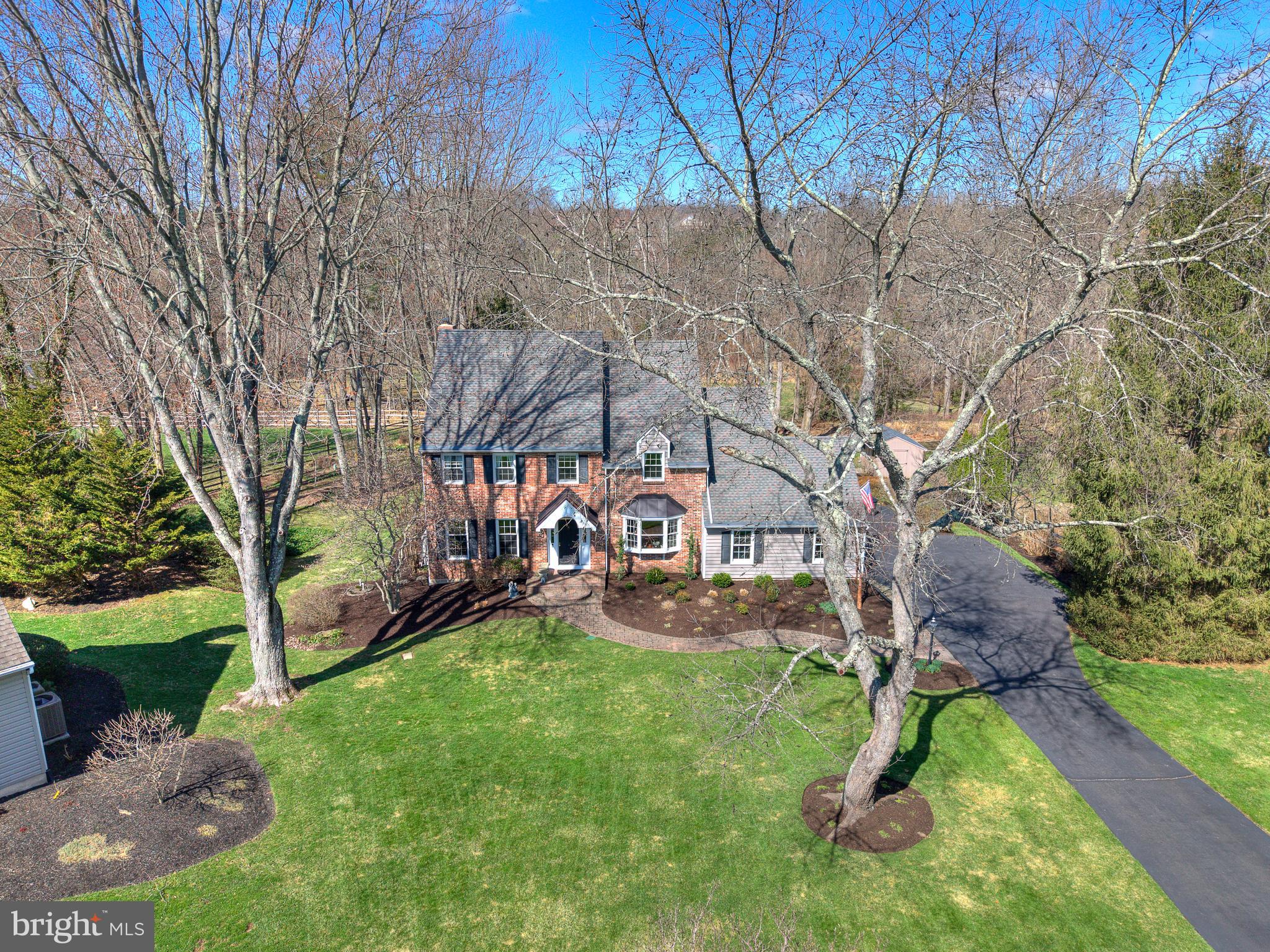 OLD MILL ESTS - Residential