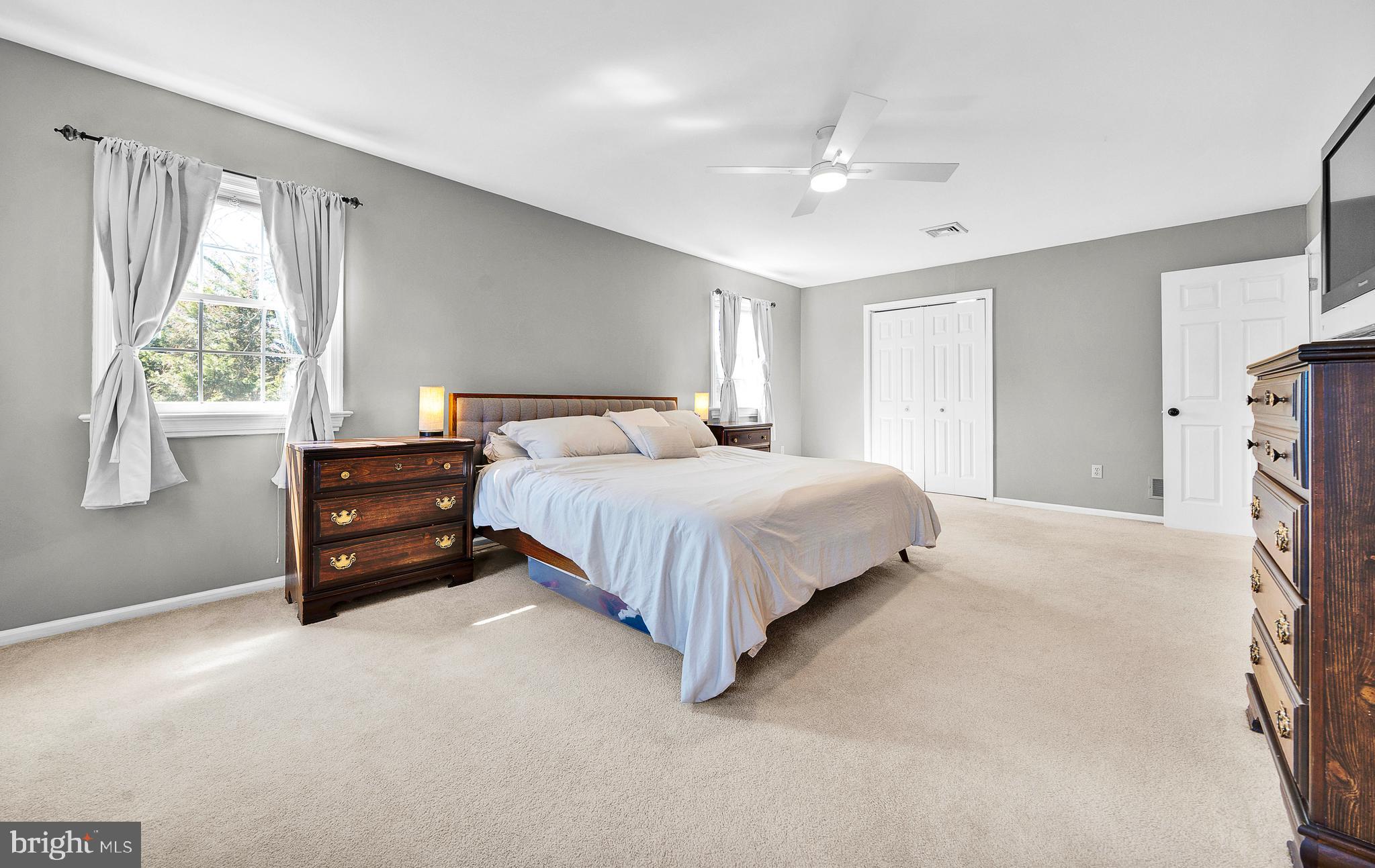 OLD MILL ESTS - Residential