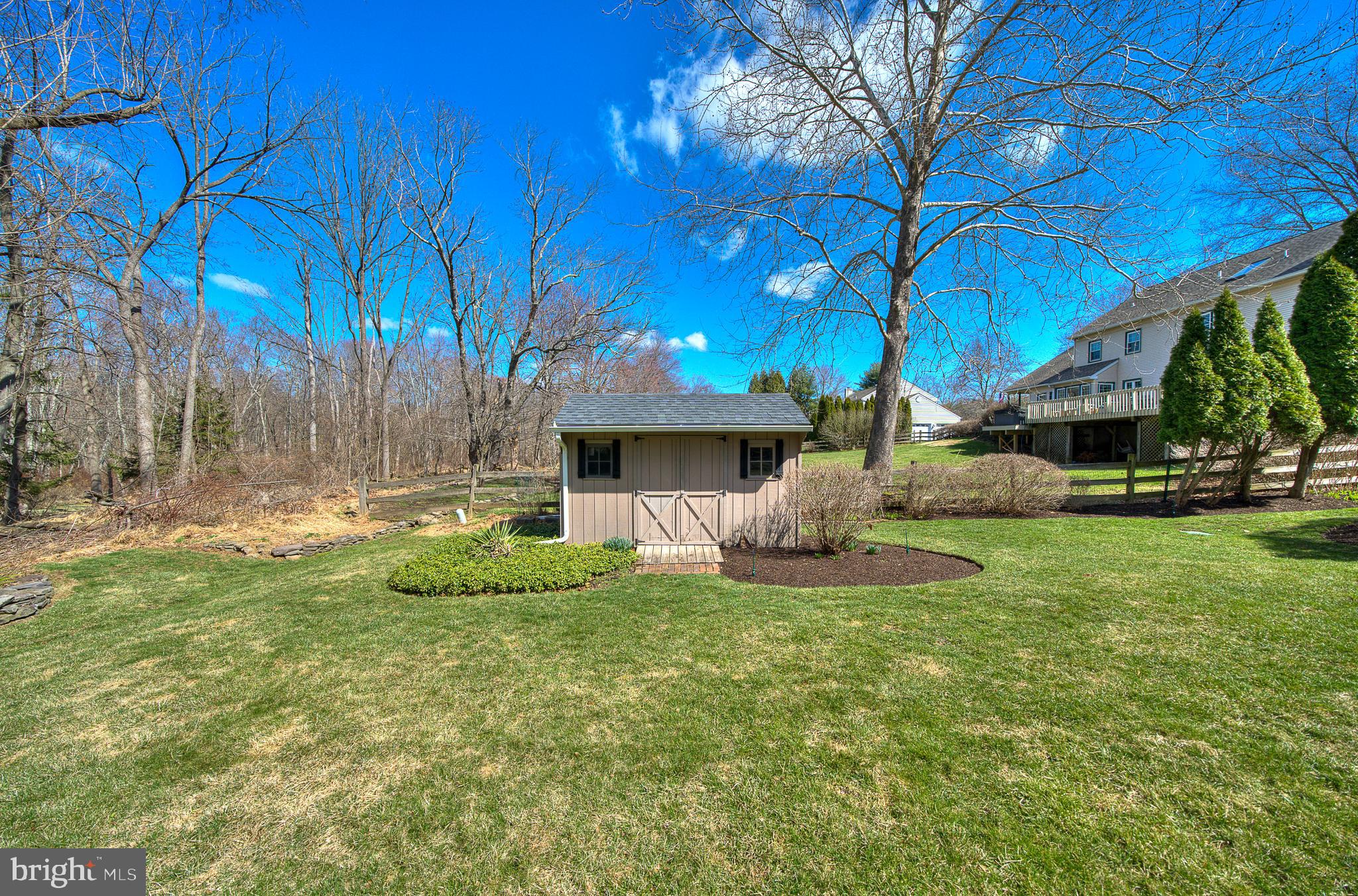 OLD MILL ESTS - Residential