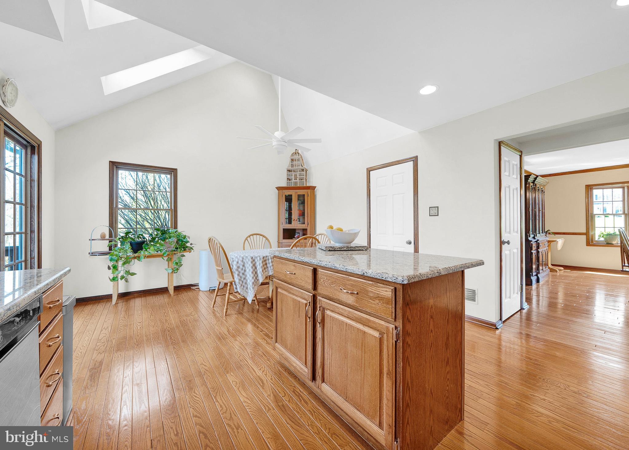 OLD MILL ESTS - Residential