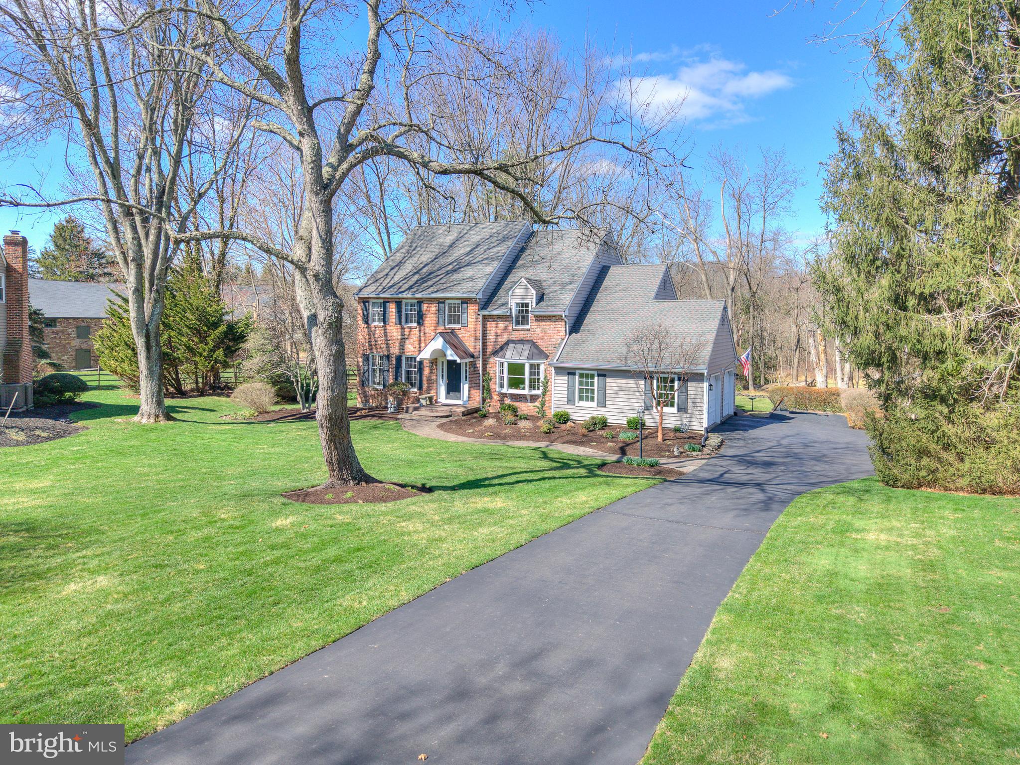 OLD MILL ESTS - Residential