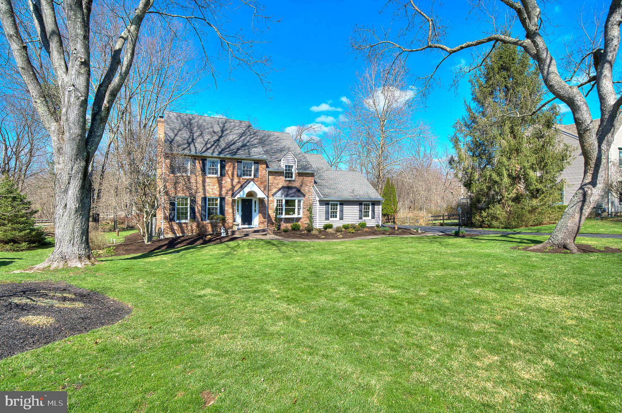 OLD MILL ESTS - Residential