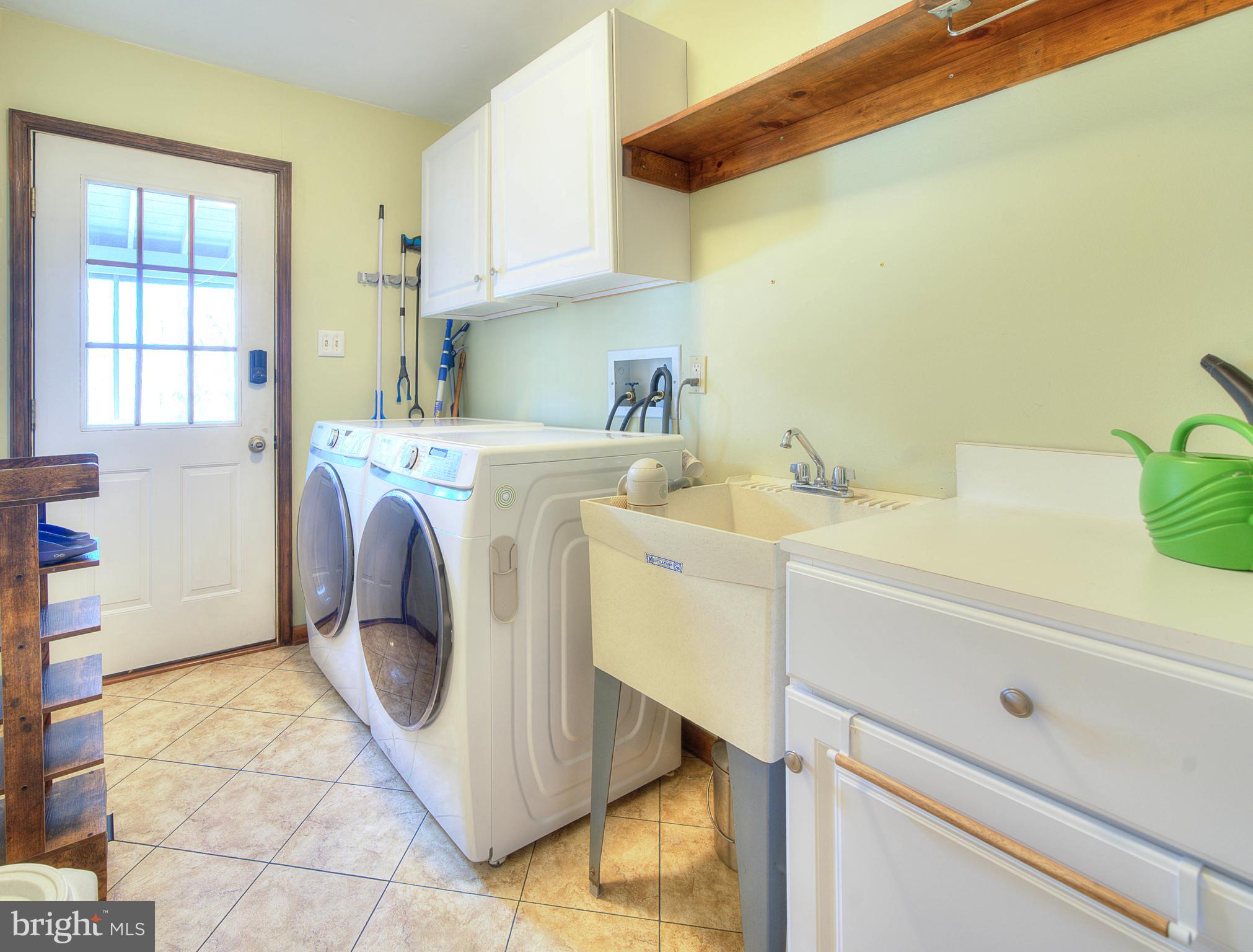 OLD MILL ESTS - Residential