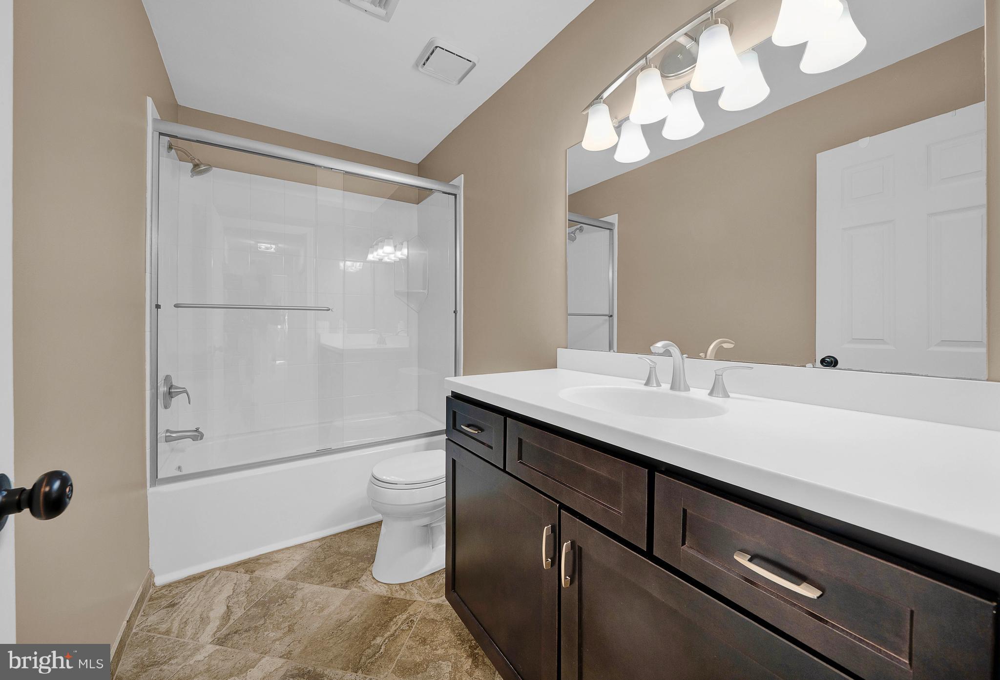 OLD MILL ESTS - Residential