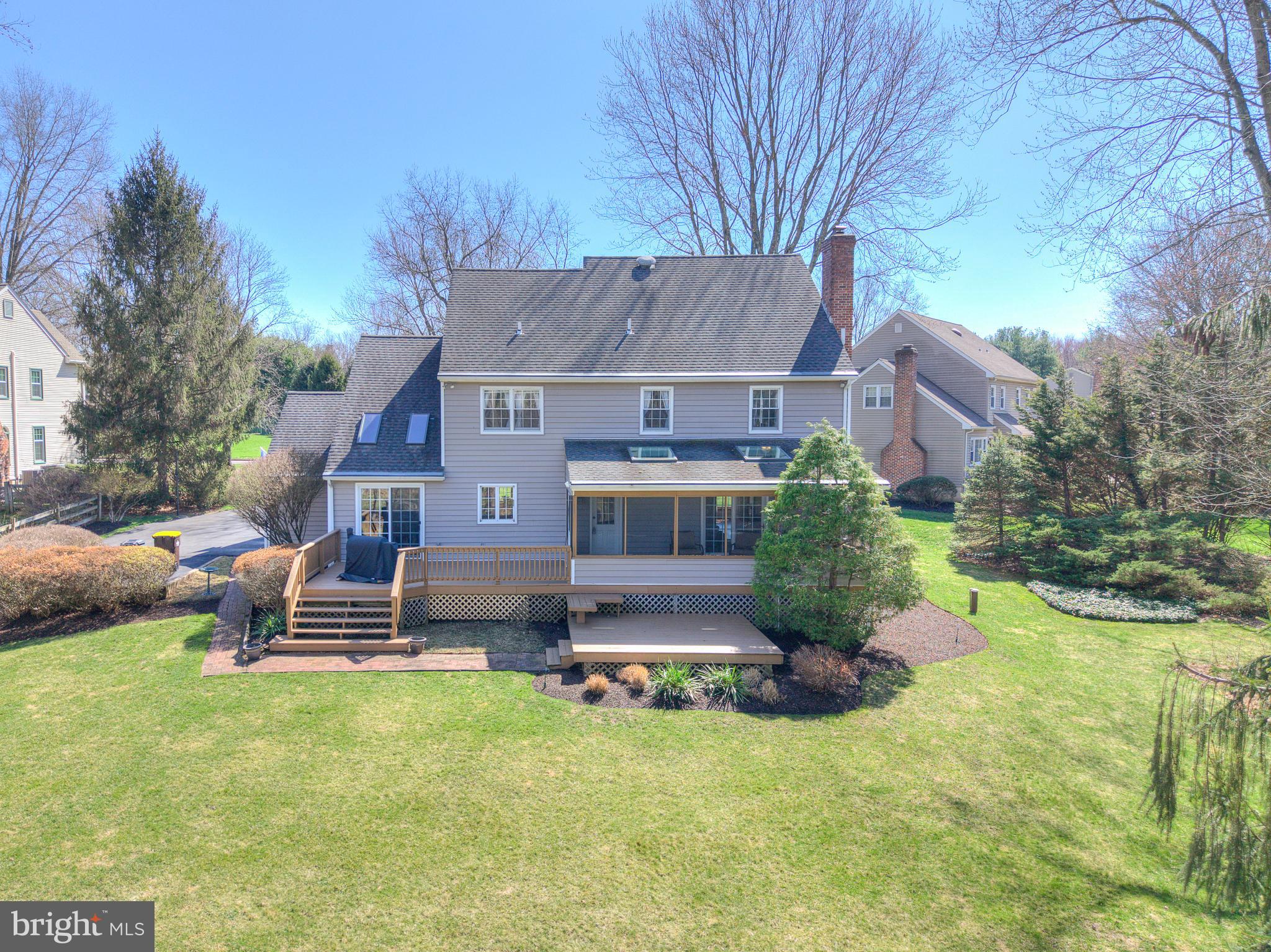 OLD MILL ESTS - Residential