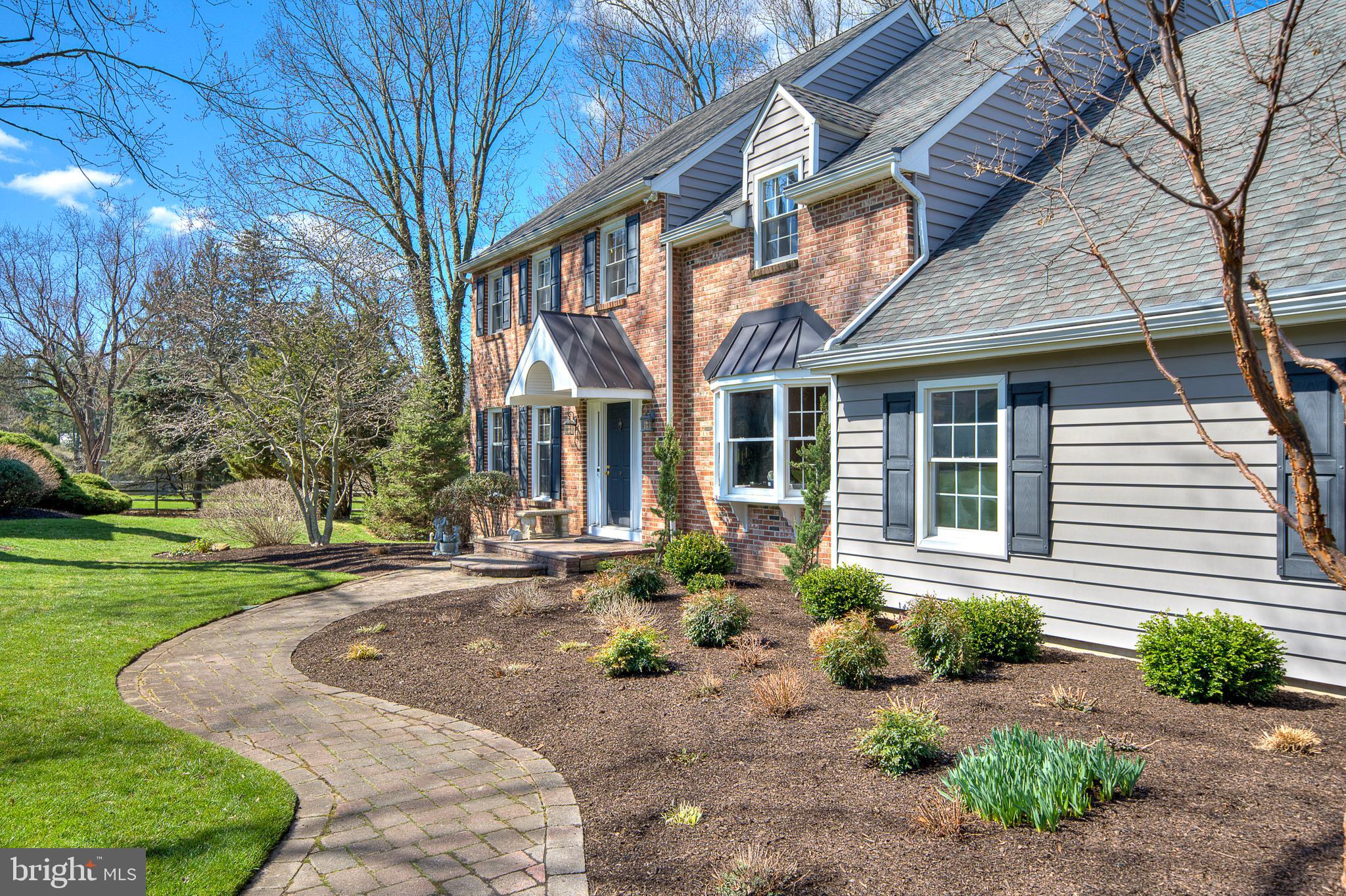 OLD MILL ESTS - Residential