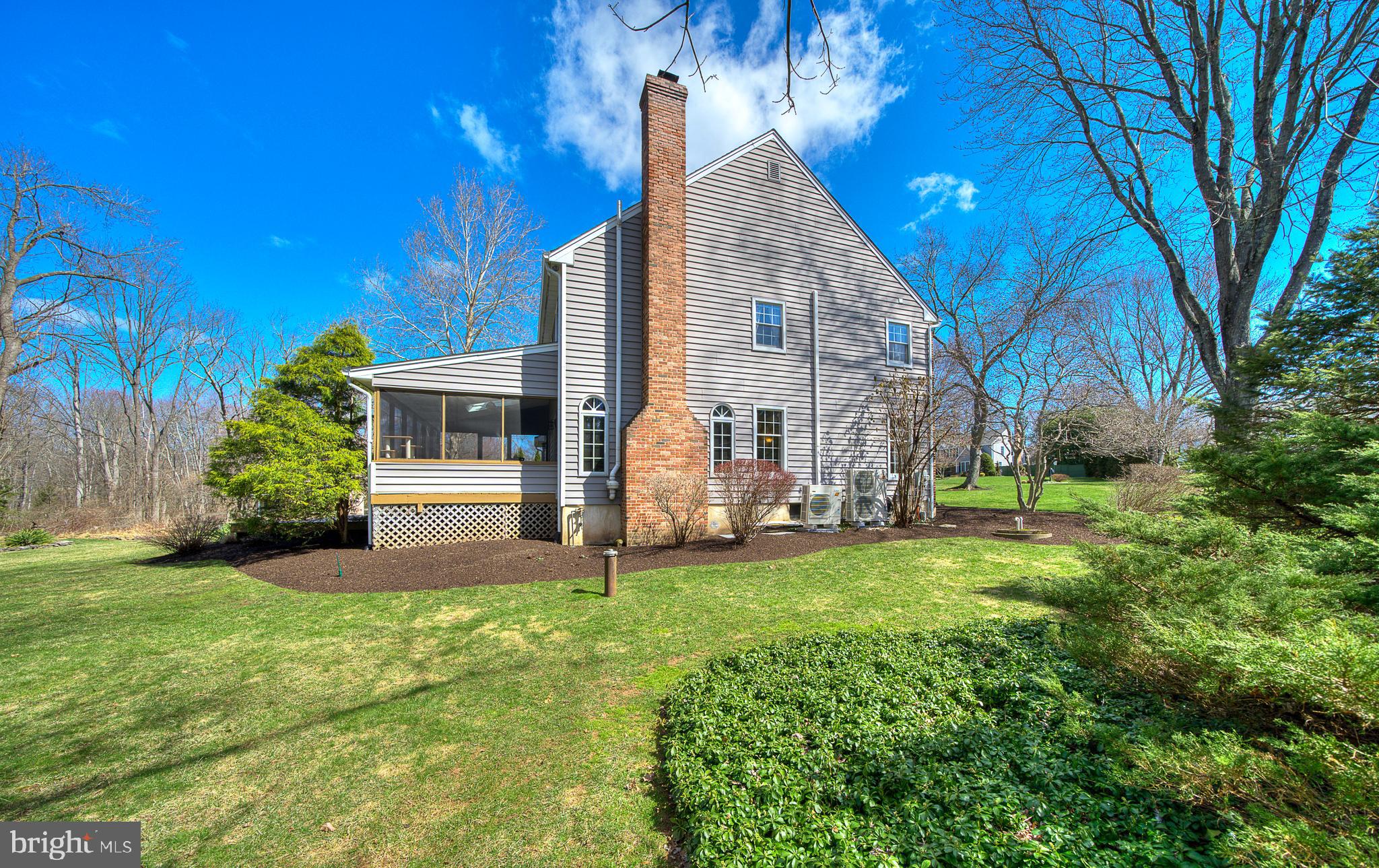 OLD MILL ESTS - Residential