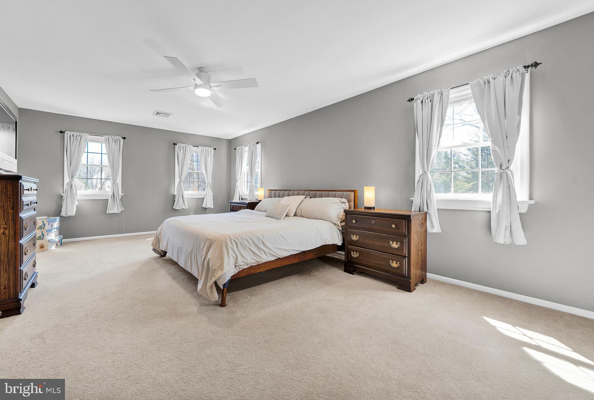 OLD MILL ESTS - Residential