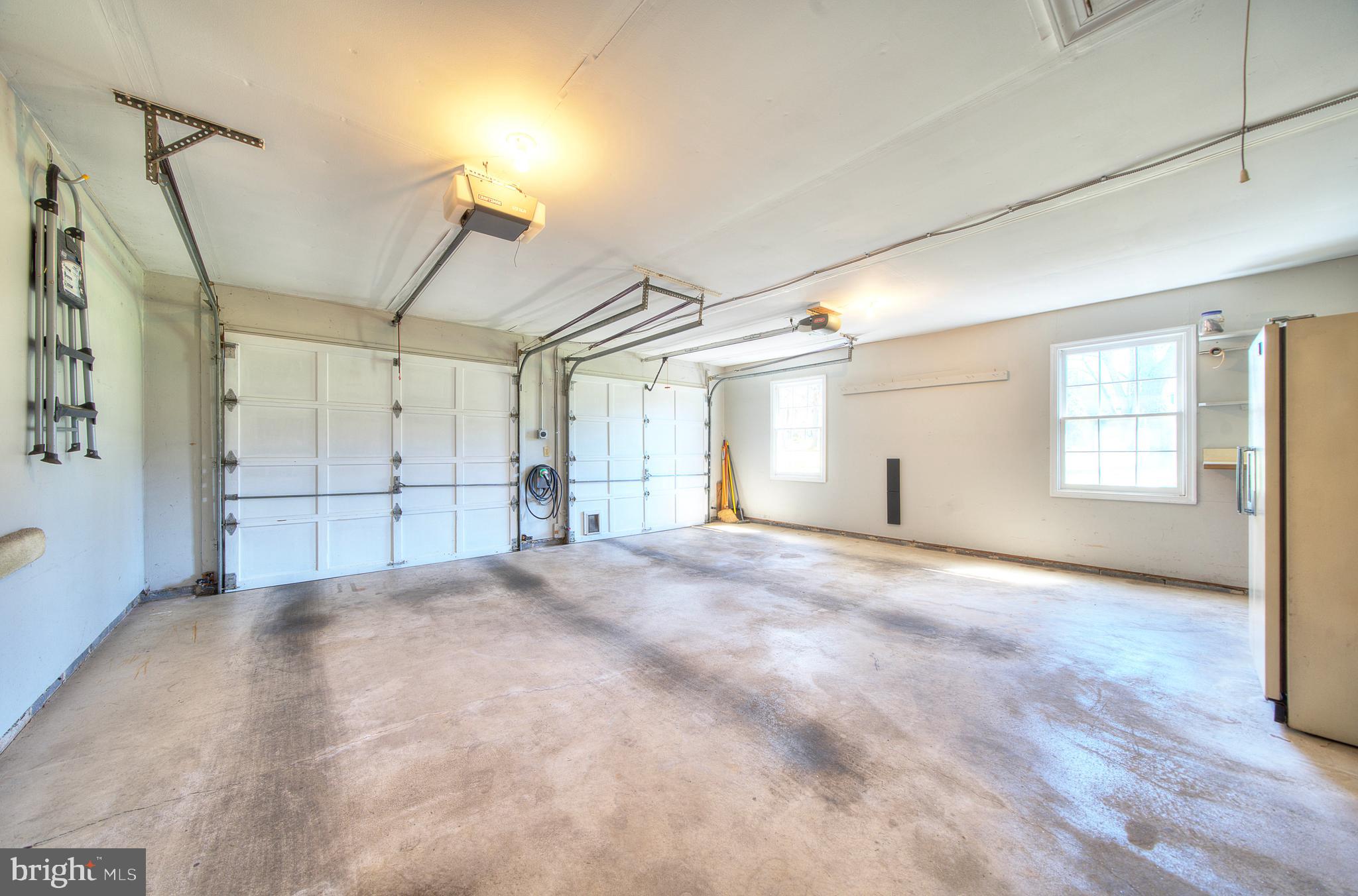 OLD MILL ESTS - Residential