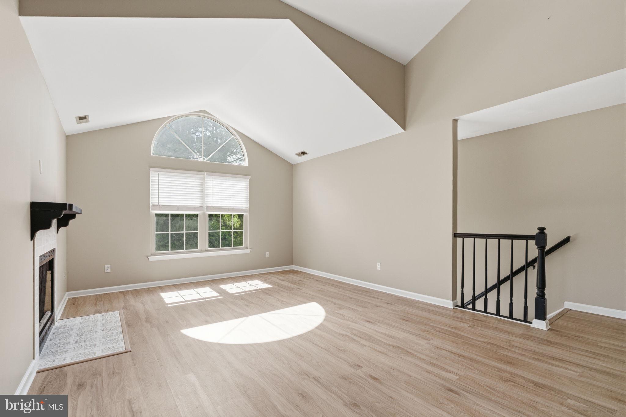 MAKEFIELD GLEN - Residential