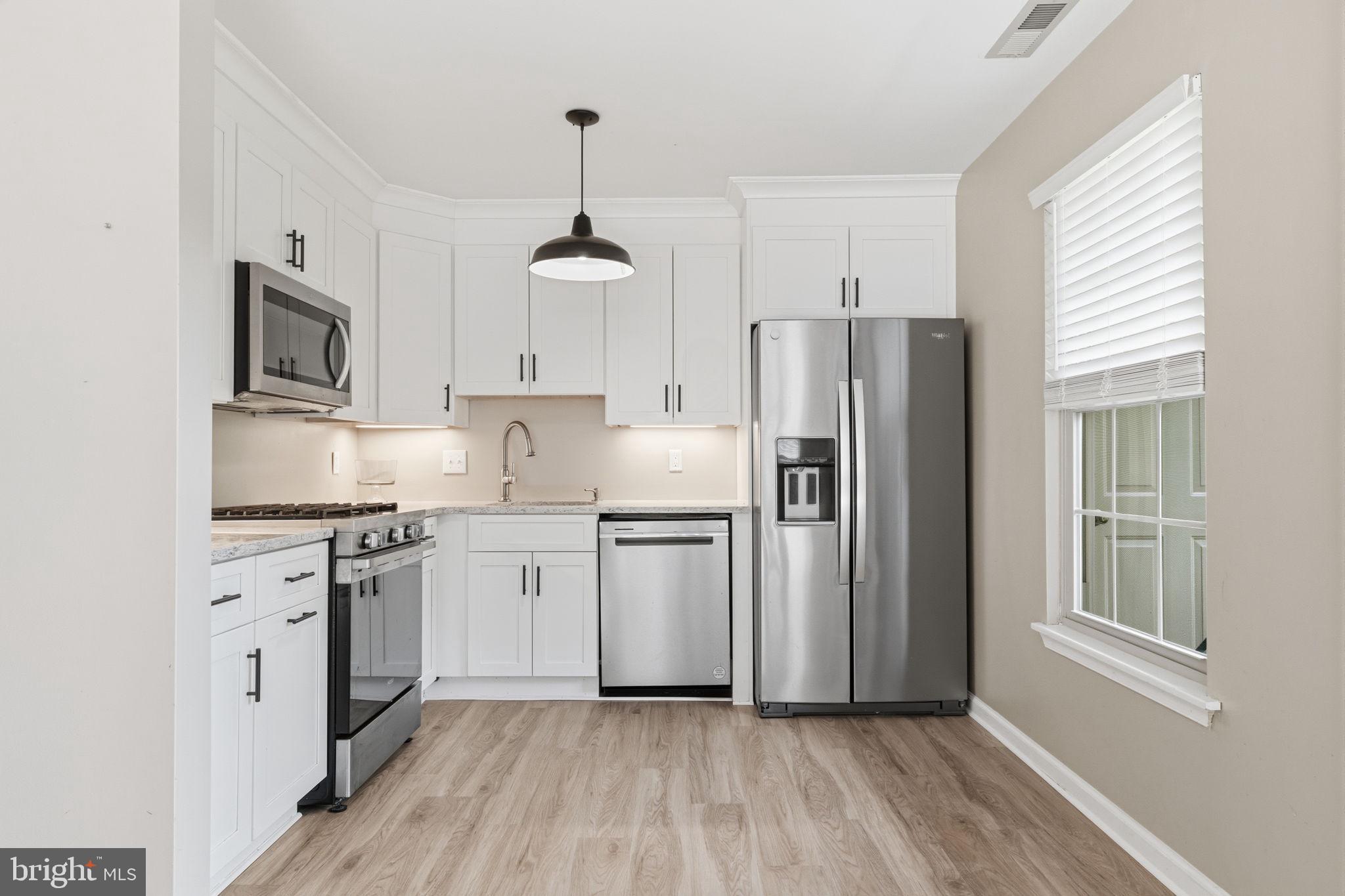 MAKEFIELD GLEN - Residential