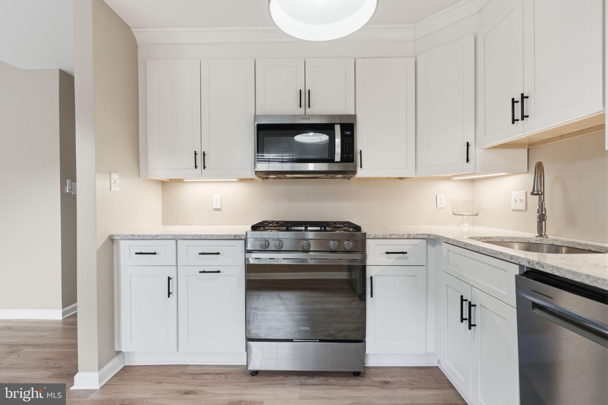 MAKEFIELD GLEN - Residential