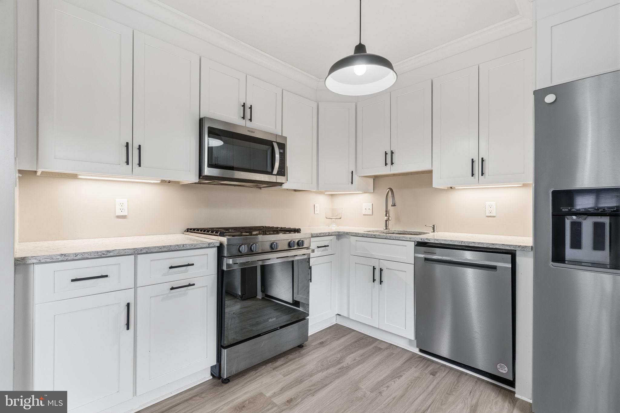 MAKEFIELD GLEN - Residential
