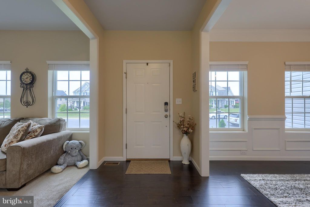 Photo of 612 WARMINSTER LN, LITITZ, PA 17543 (MLS # PALA2035320)