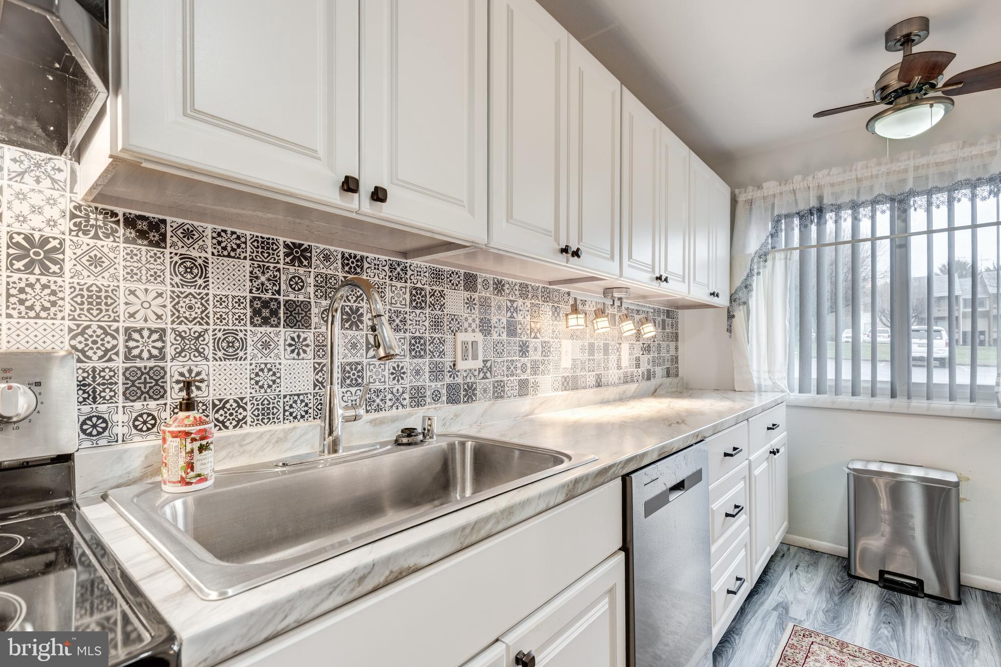 HAMPSTEAD VALLEY - Residential